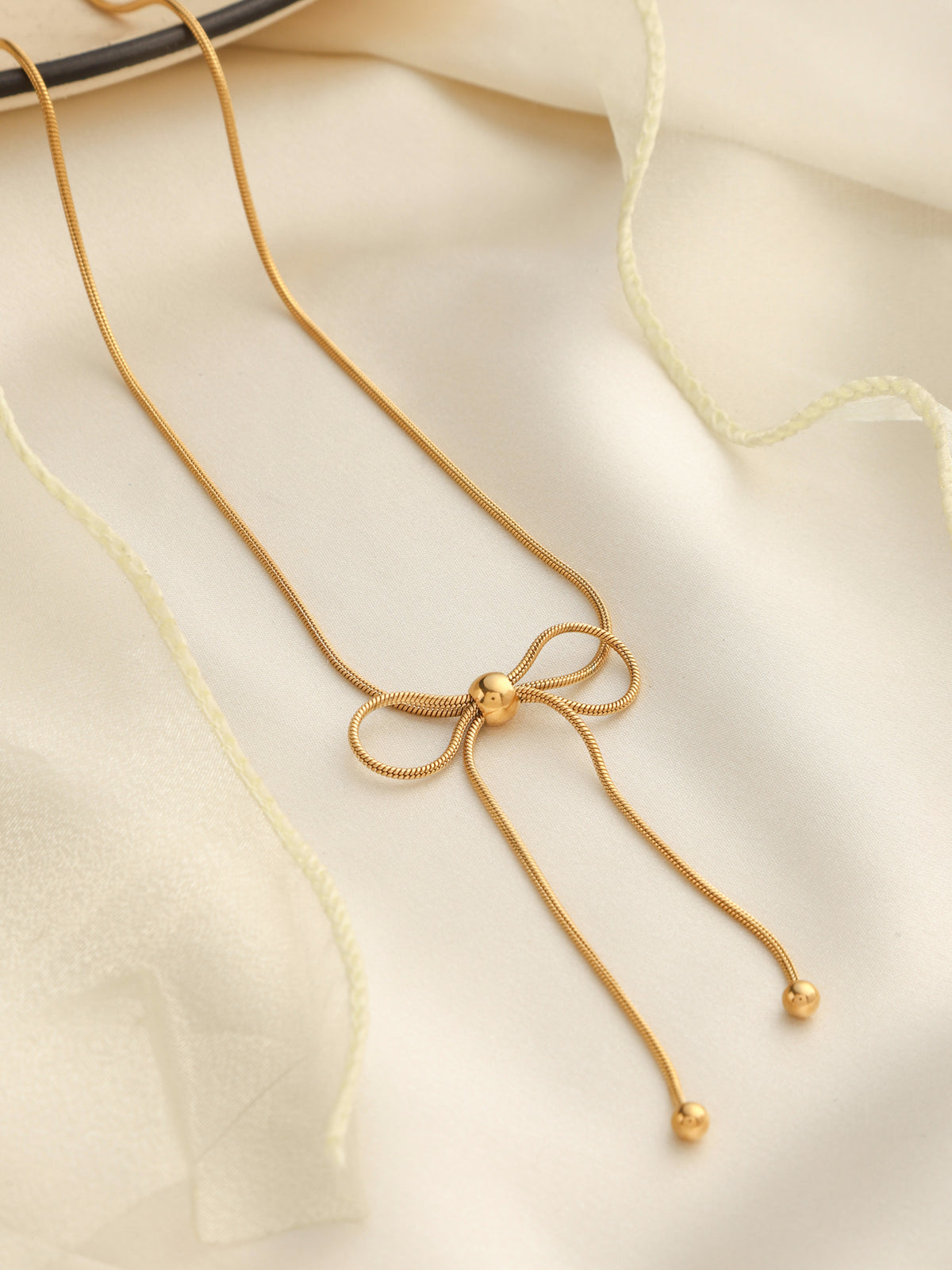 Large Bow Necklace 