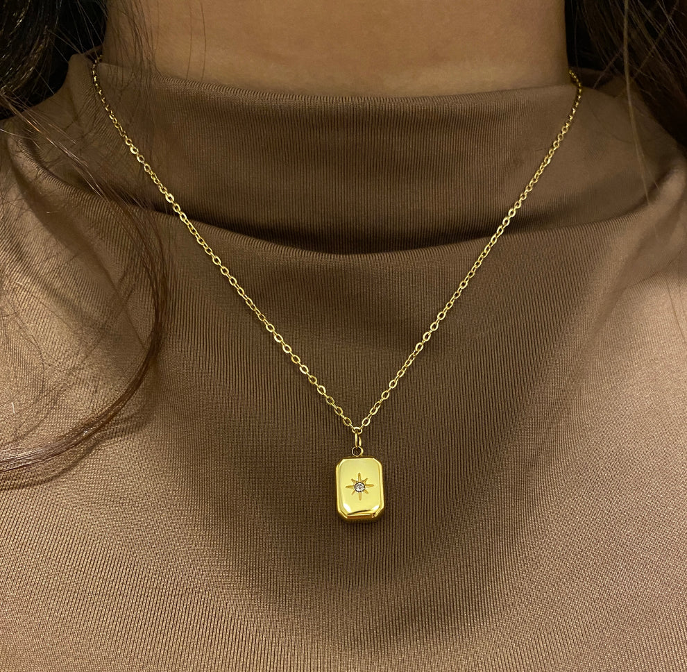 Elegant Star Pendant Necklace