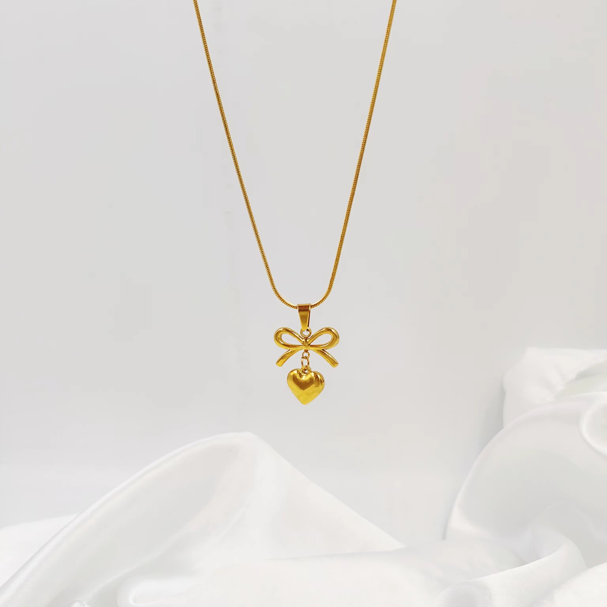 Snake Chain with removable pendant 
