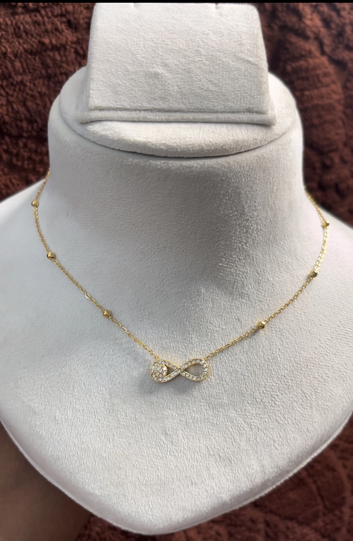 Minimal infinity necklace 