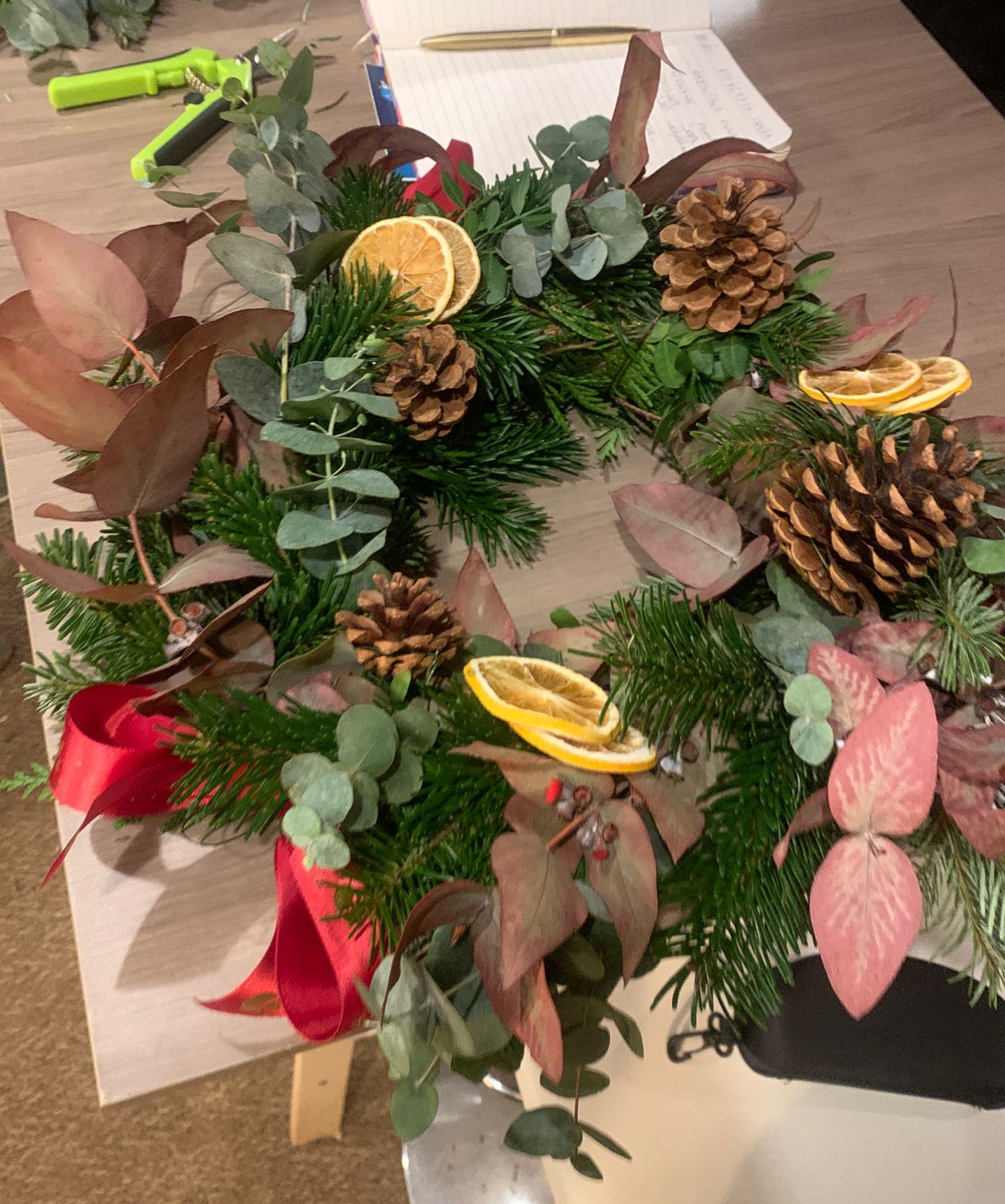 TALLER DE CENTROS DE MESA NAVIDEÑOS