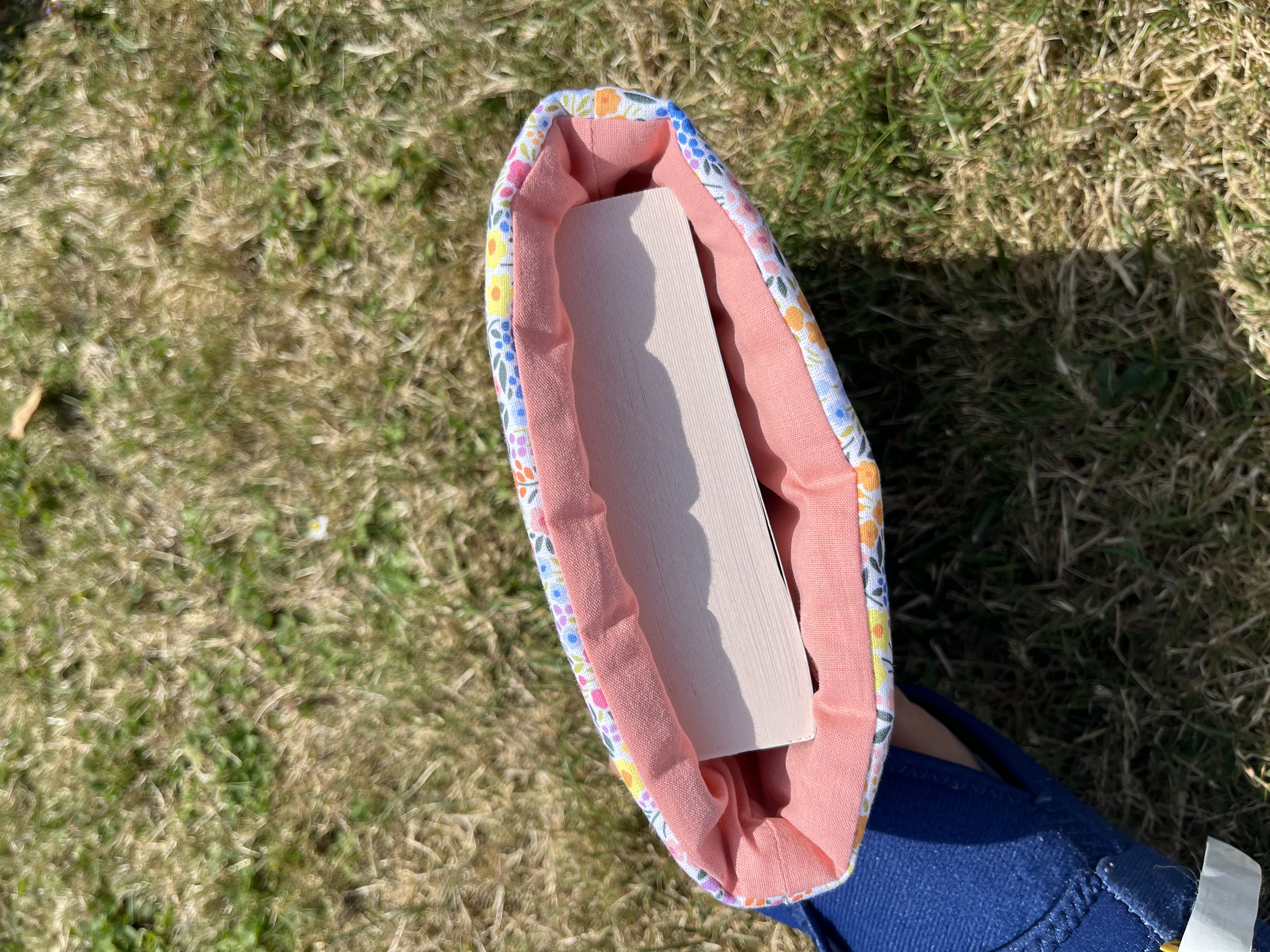 Pochette à livre broché Elya