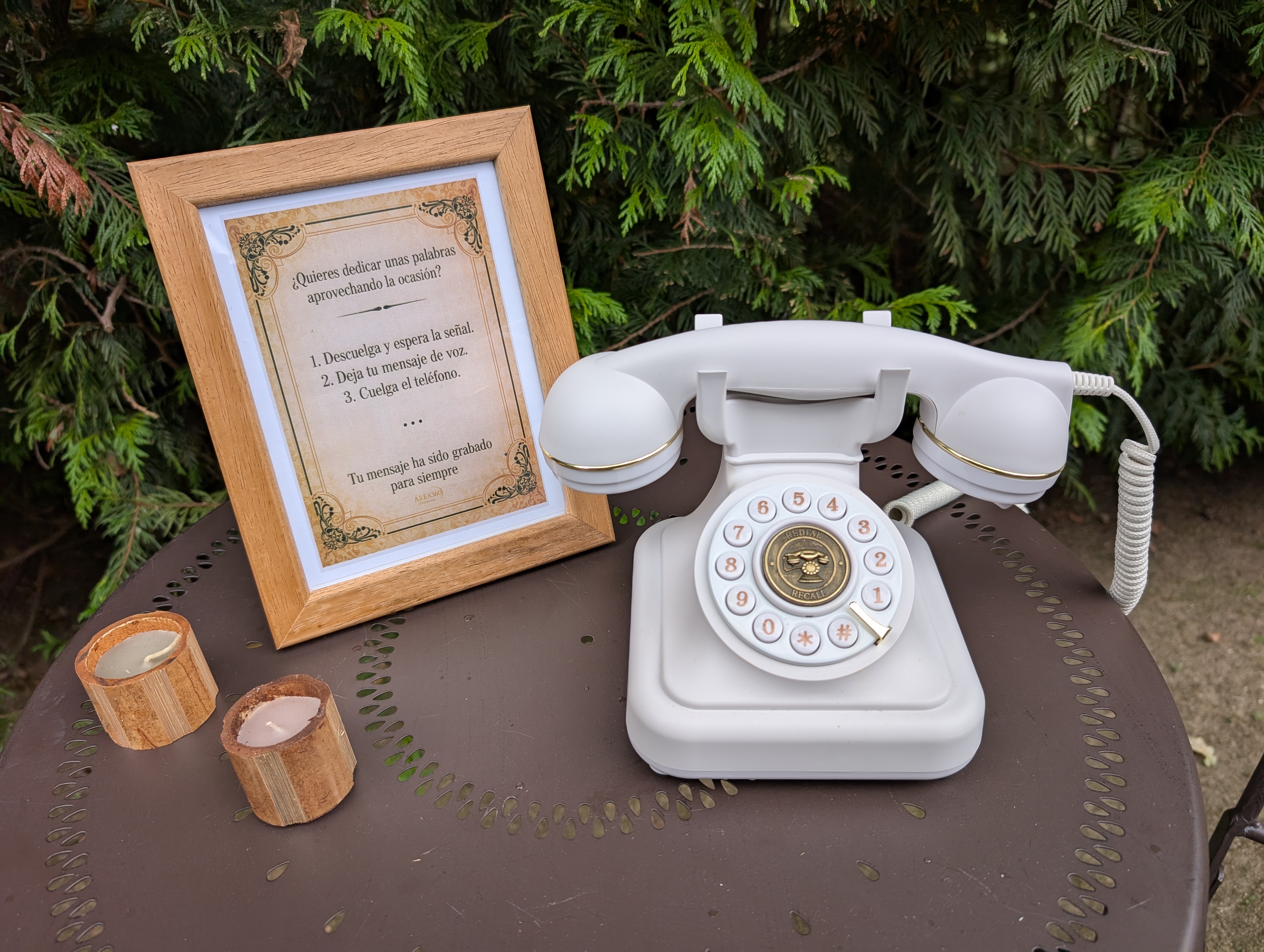 Set Teléfono Vintage blanco y mobiliario 