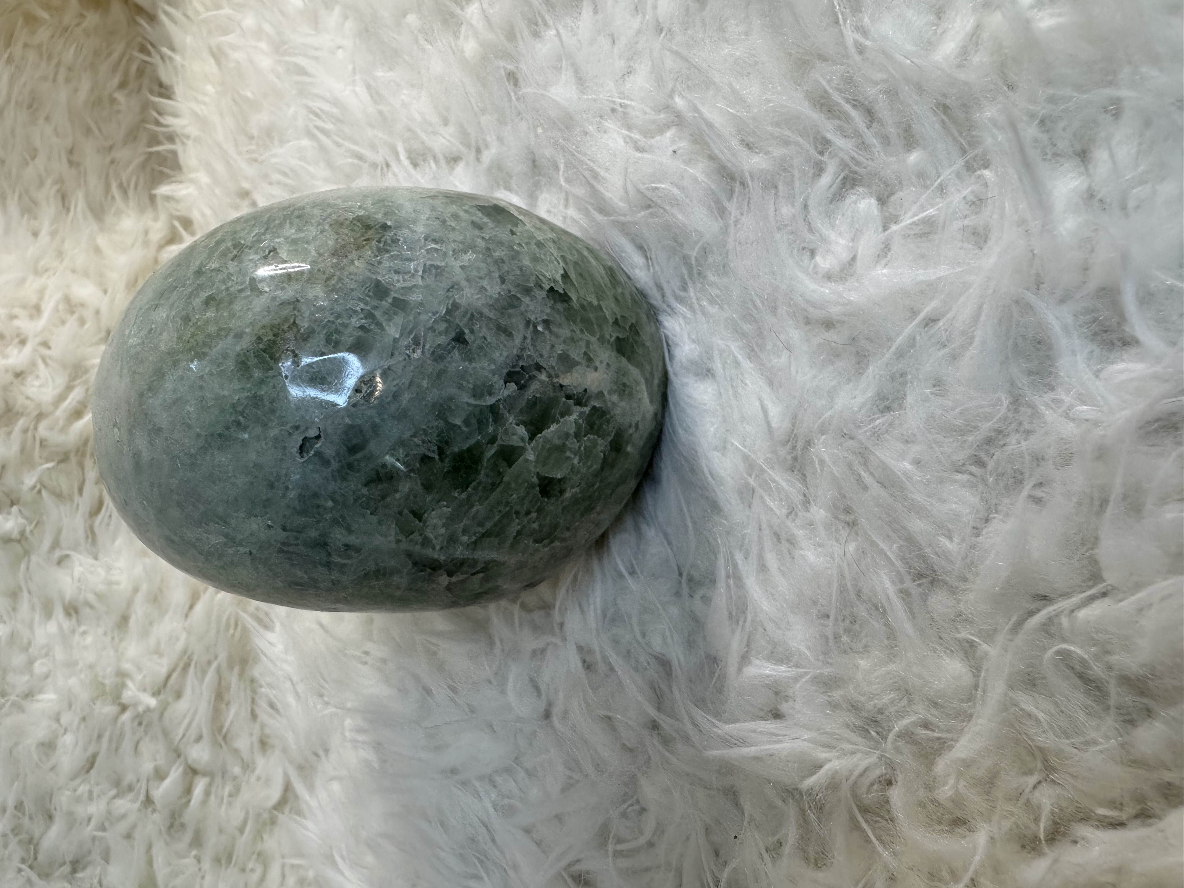 Flourite Skull 2.96 in W x 3.7 in H x 4.89 in L 