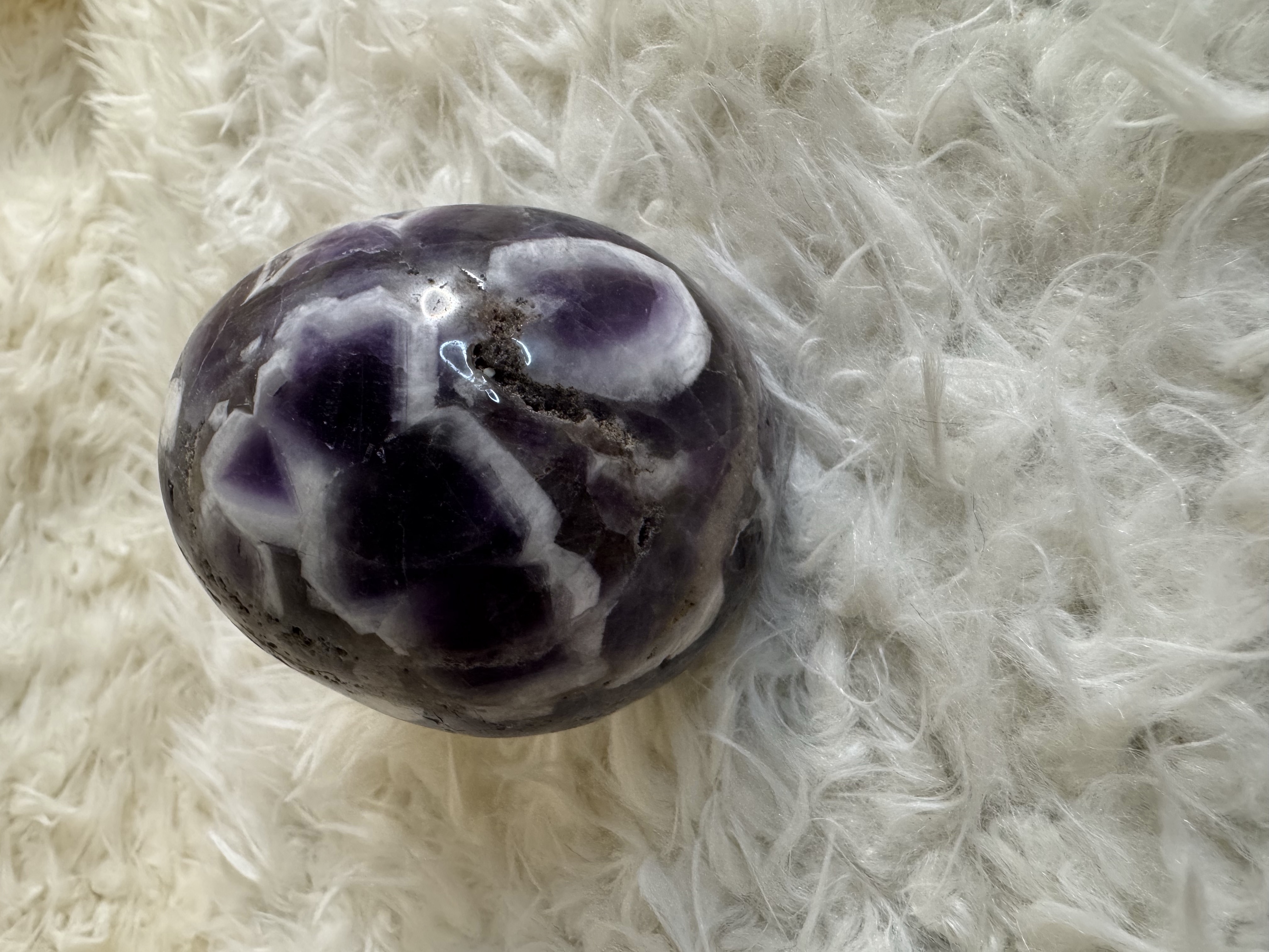 Chevron Amethyst Skull 2.43 in W x 2.78 in H x 3.72 in L