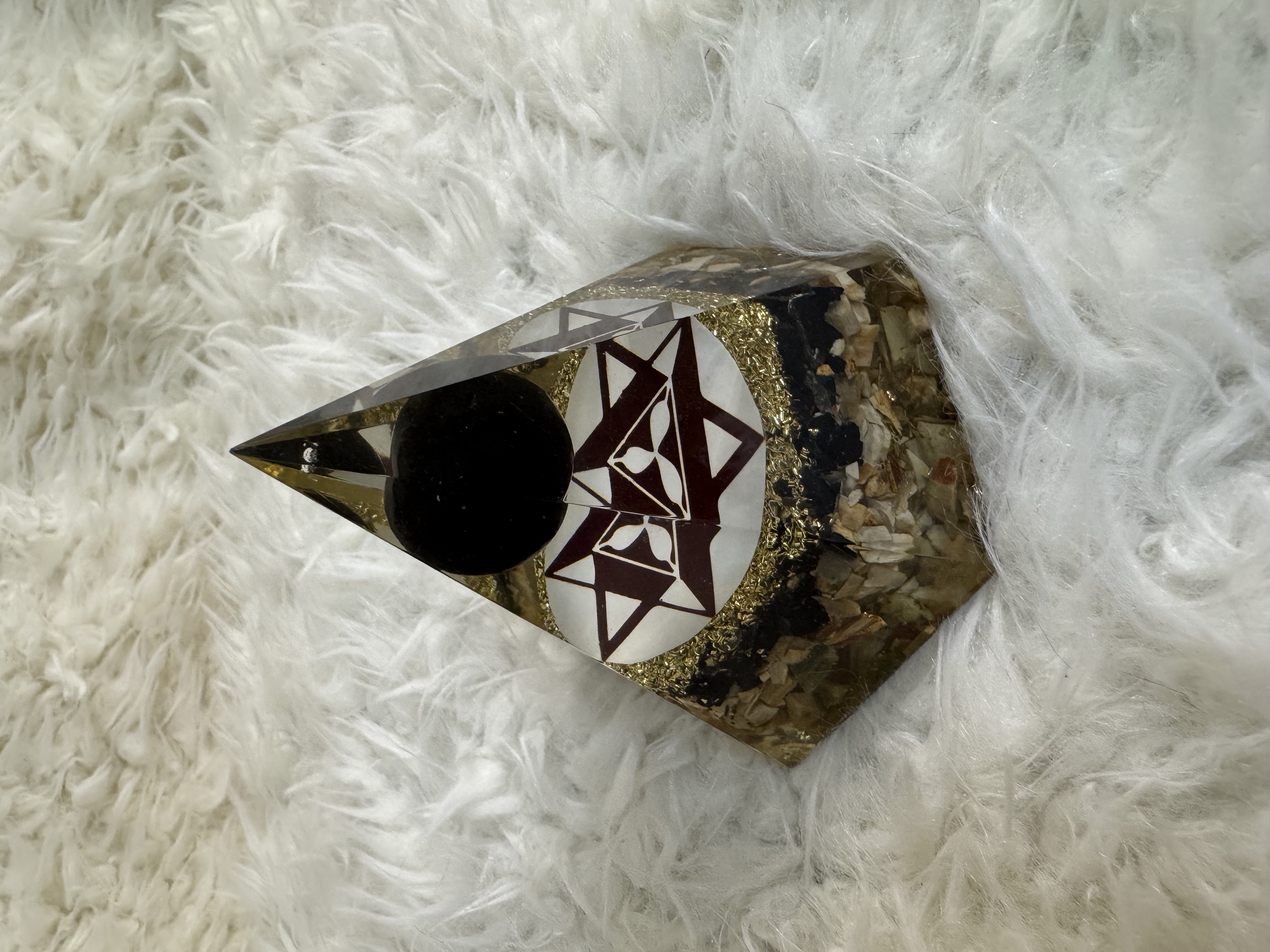 Earth Star Chakra Hexagonal Pyramid 