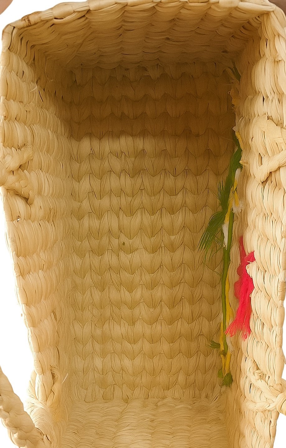 Eco-friendly handcrafted stylish fashionable 'Kauna Grass Bags' for those who cares for the planet earth.