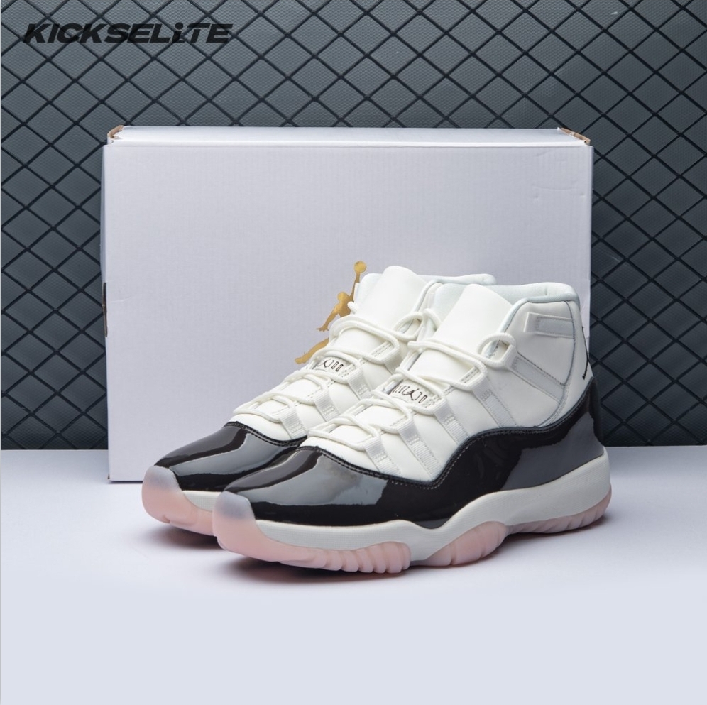 Air Jordan 11 Retro Concord Sneakers