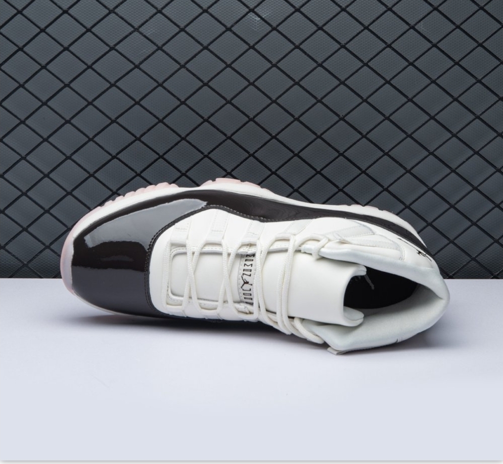 Air Jordan 11 Retro Concord Sneakers