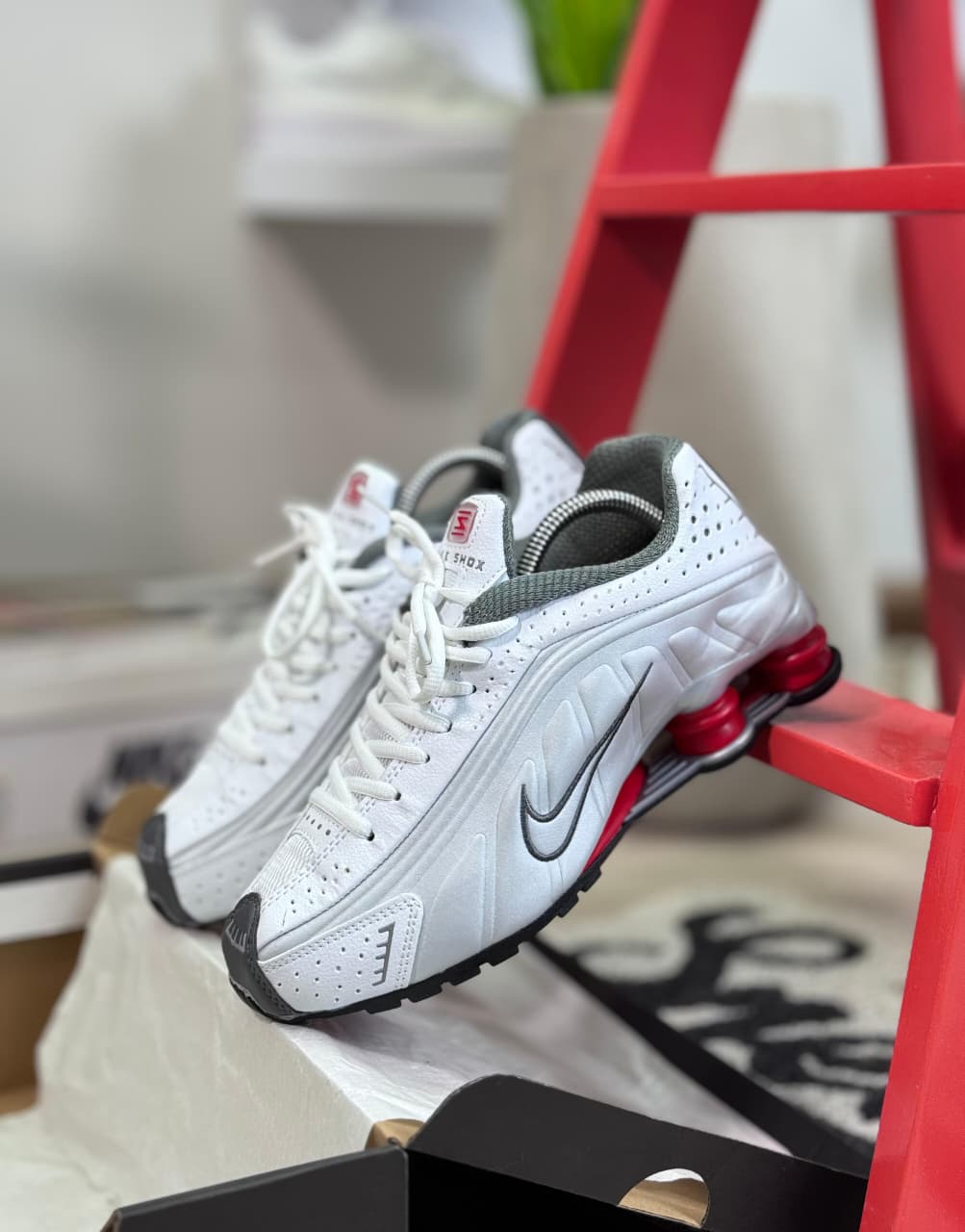 Nike Shox  R4