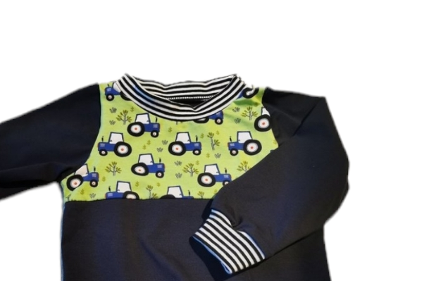 Kinderpullover mit Traktormotiv in den Größen 74/80 bis 122 aus Sweat 