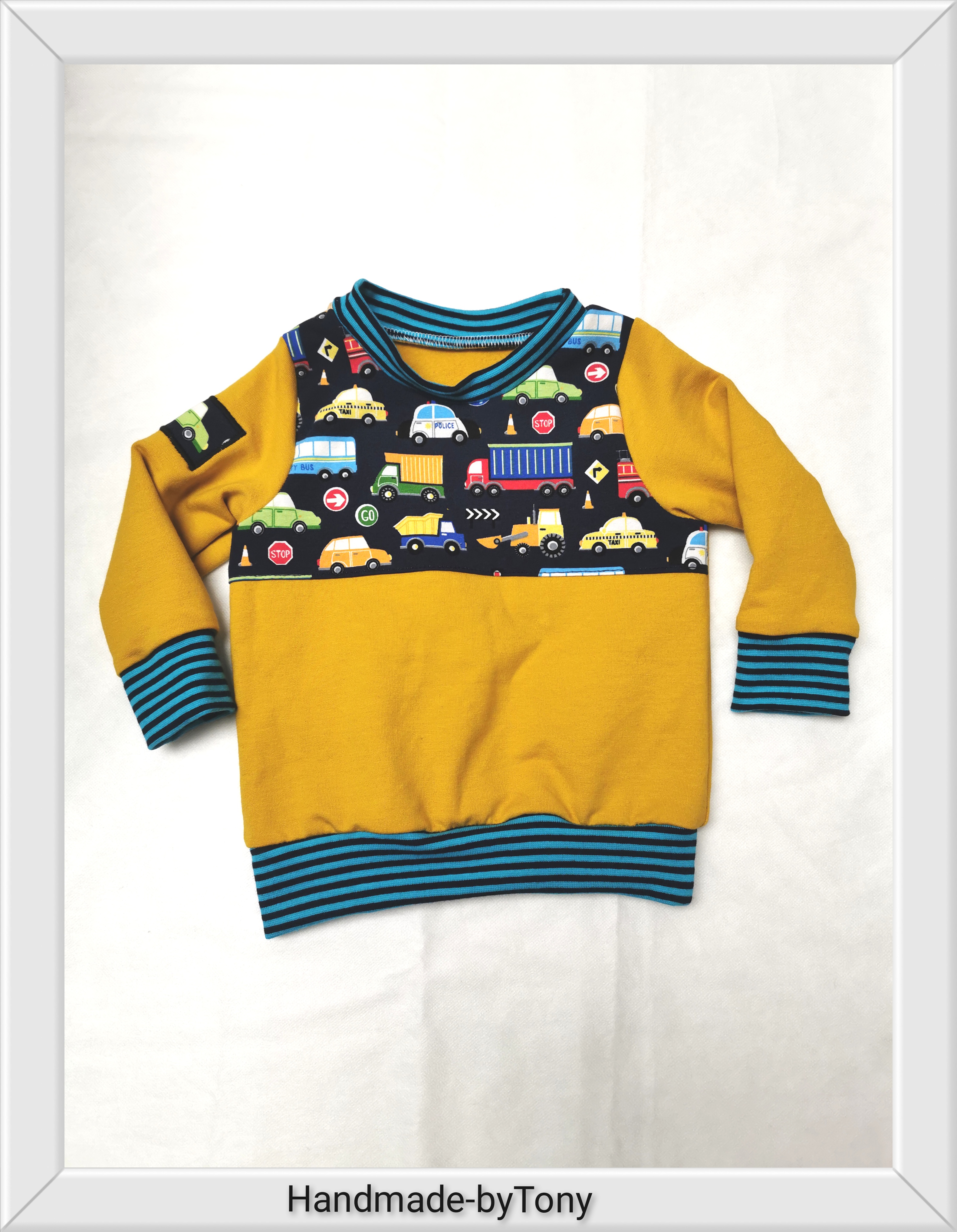 Kinderpullover mit Auto-Muster in den Größen 74/80 bis 122 aus Jersry