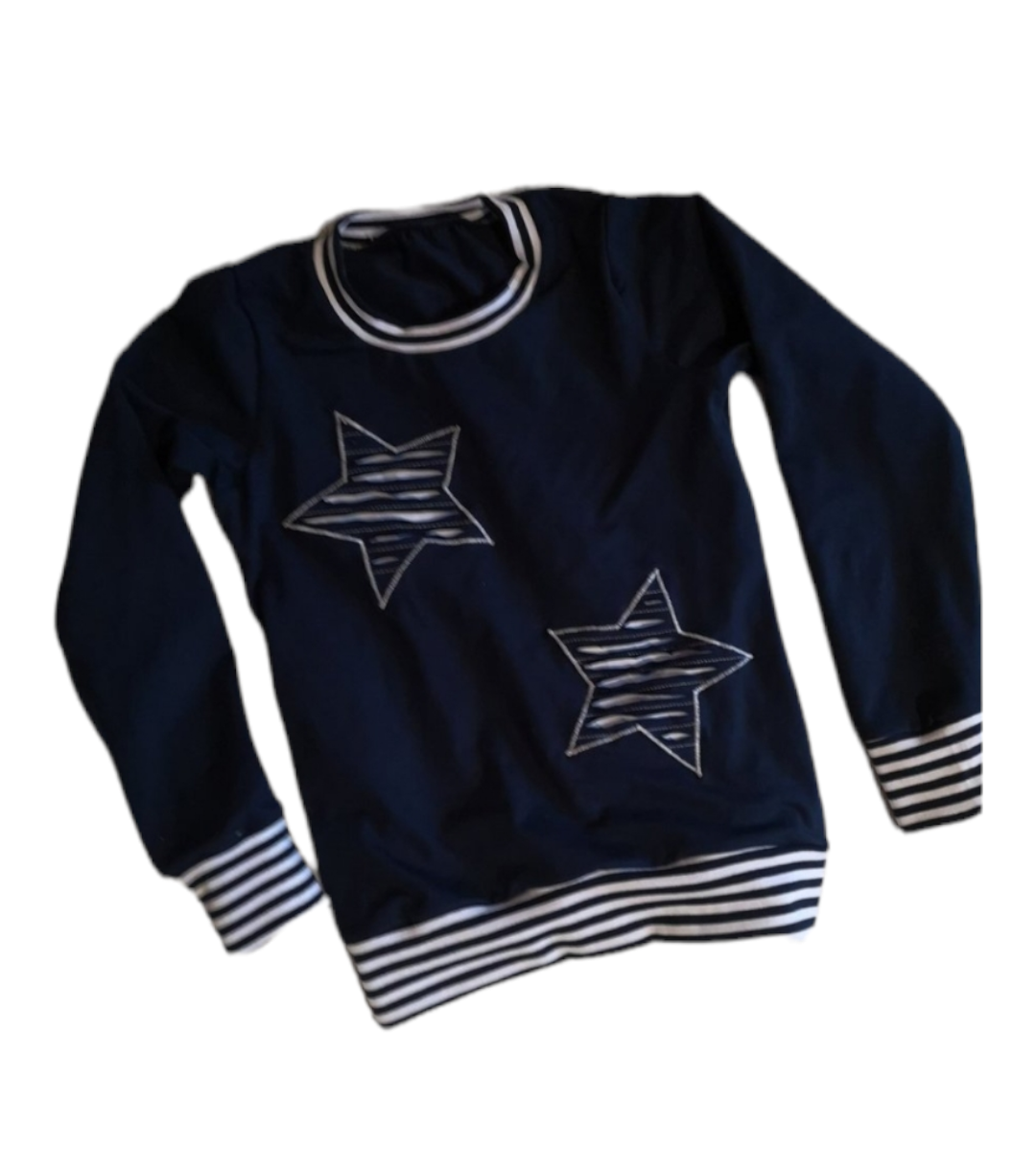Dunkelblauer Pullover mit Sternenmuster in den Größen 74/80 bis 134 aus Jersey 