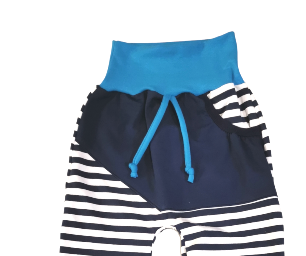 Kinderhose mit Streifenmuster in den Gr.50/56 bis 140 aus Jersey 