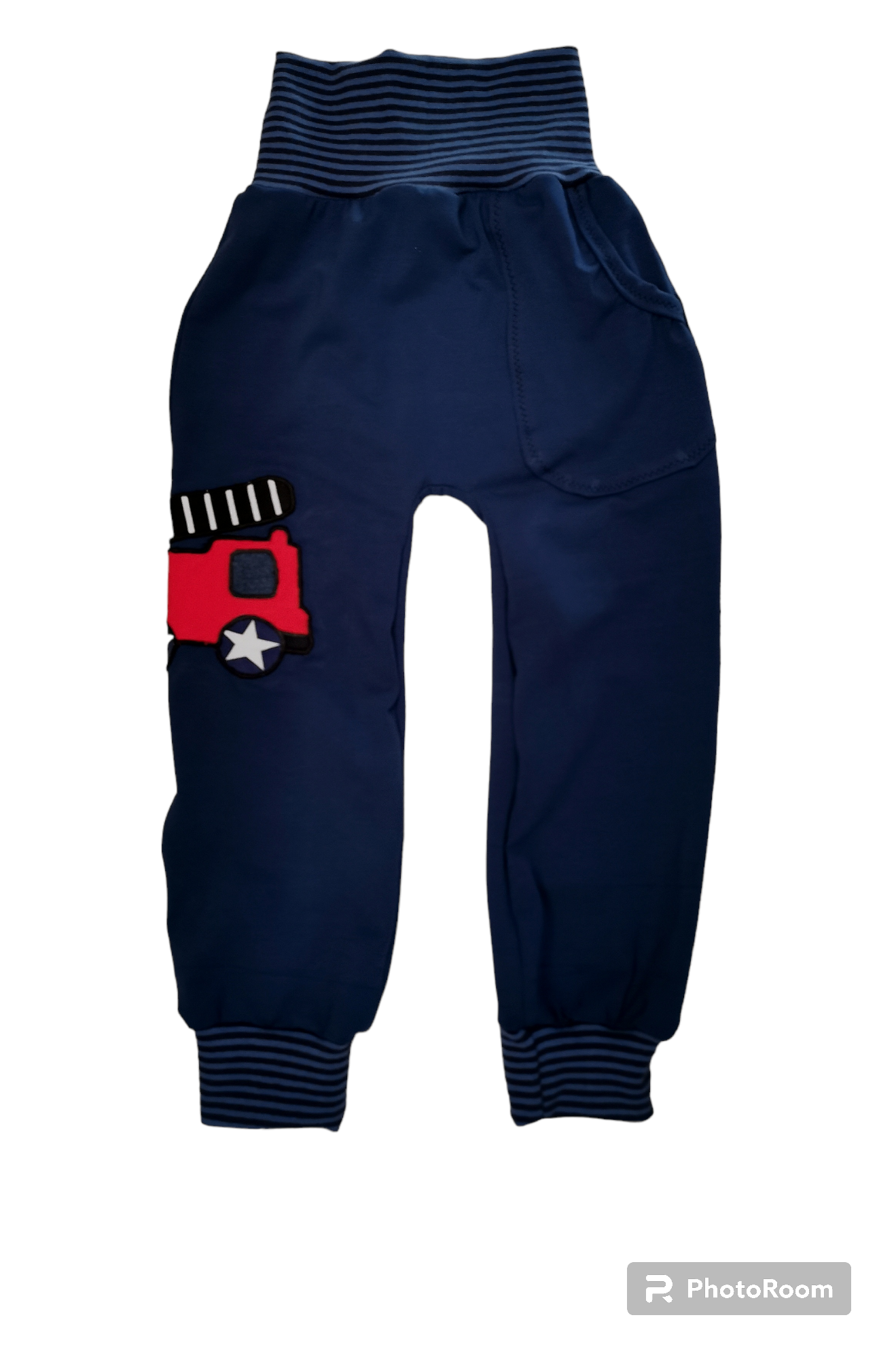 Kinderhose mit Feuerwehrauto in den Größen 62/68 bis 140 aus Sweat 