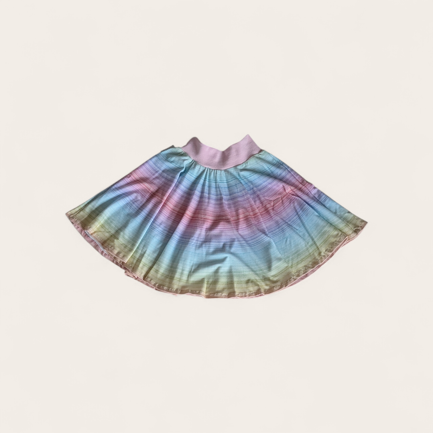 Kinder Tellerrock Regenbogen in den Größen 98/110 und 110/116aus Jersey