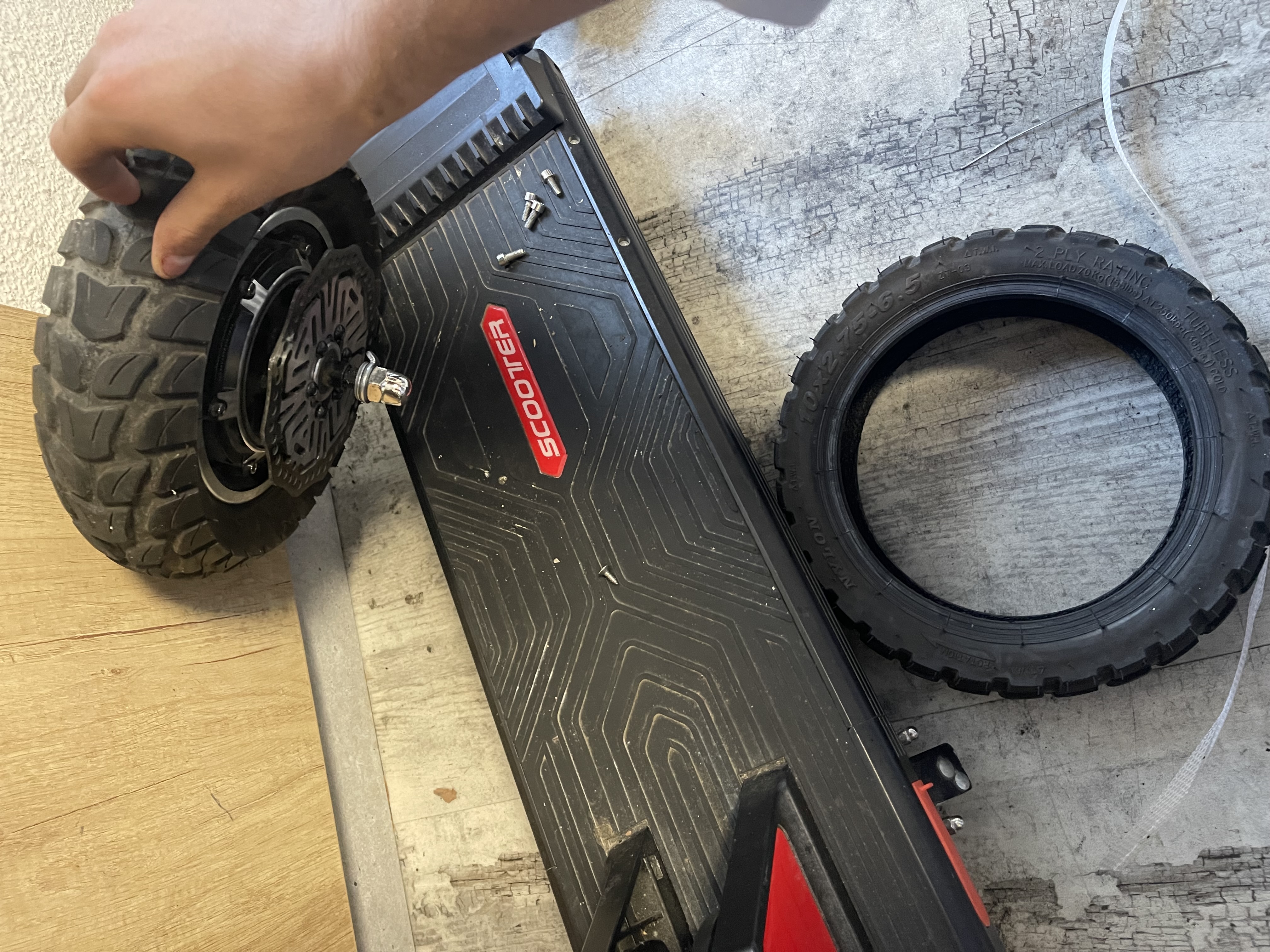 Changement pneu trottinette électrique