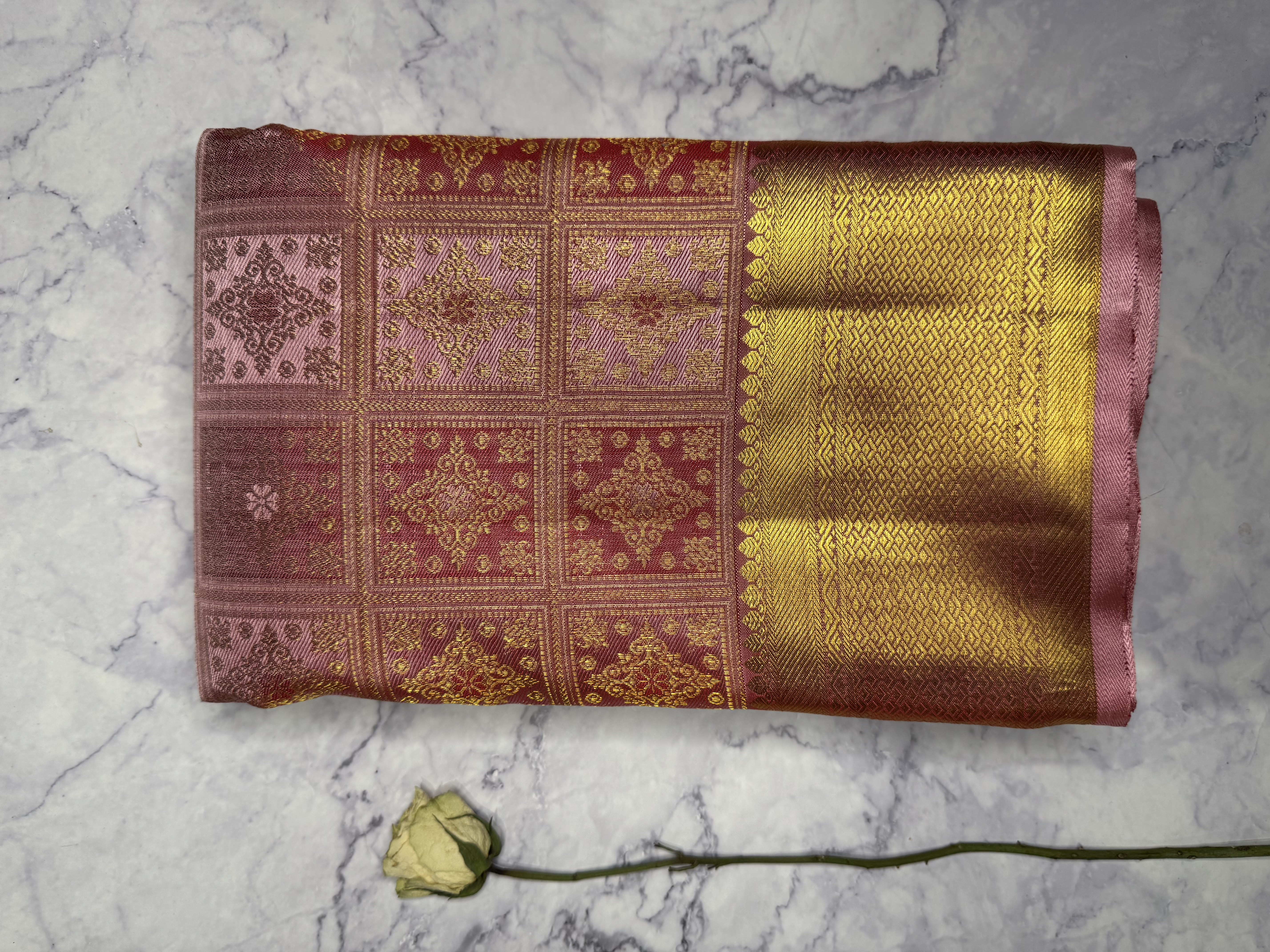 Onion pink Handwoven Silk Saree