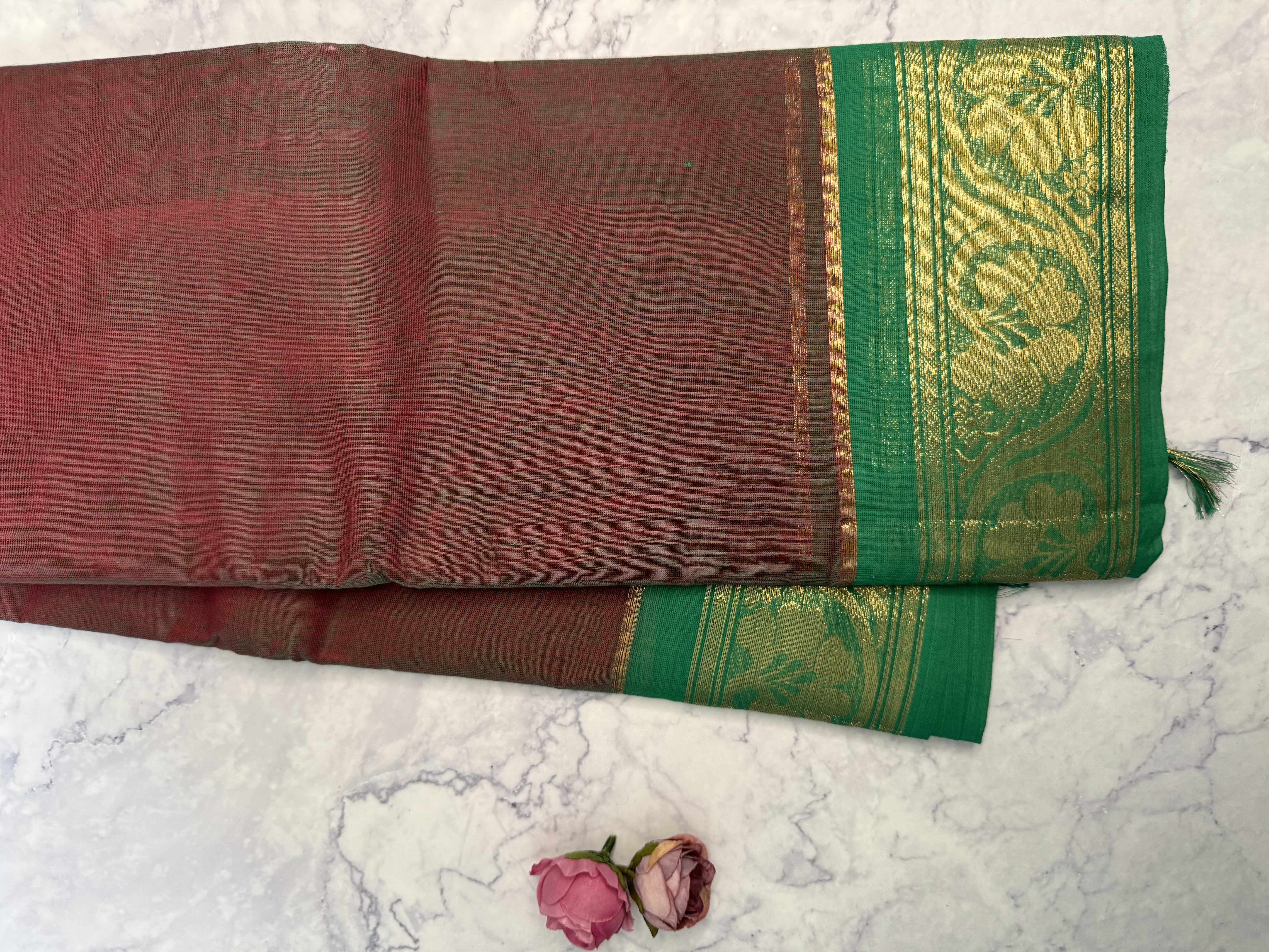Dual tone red and green cotton saree