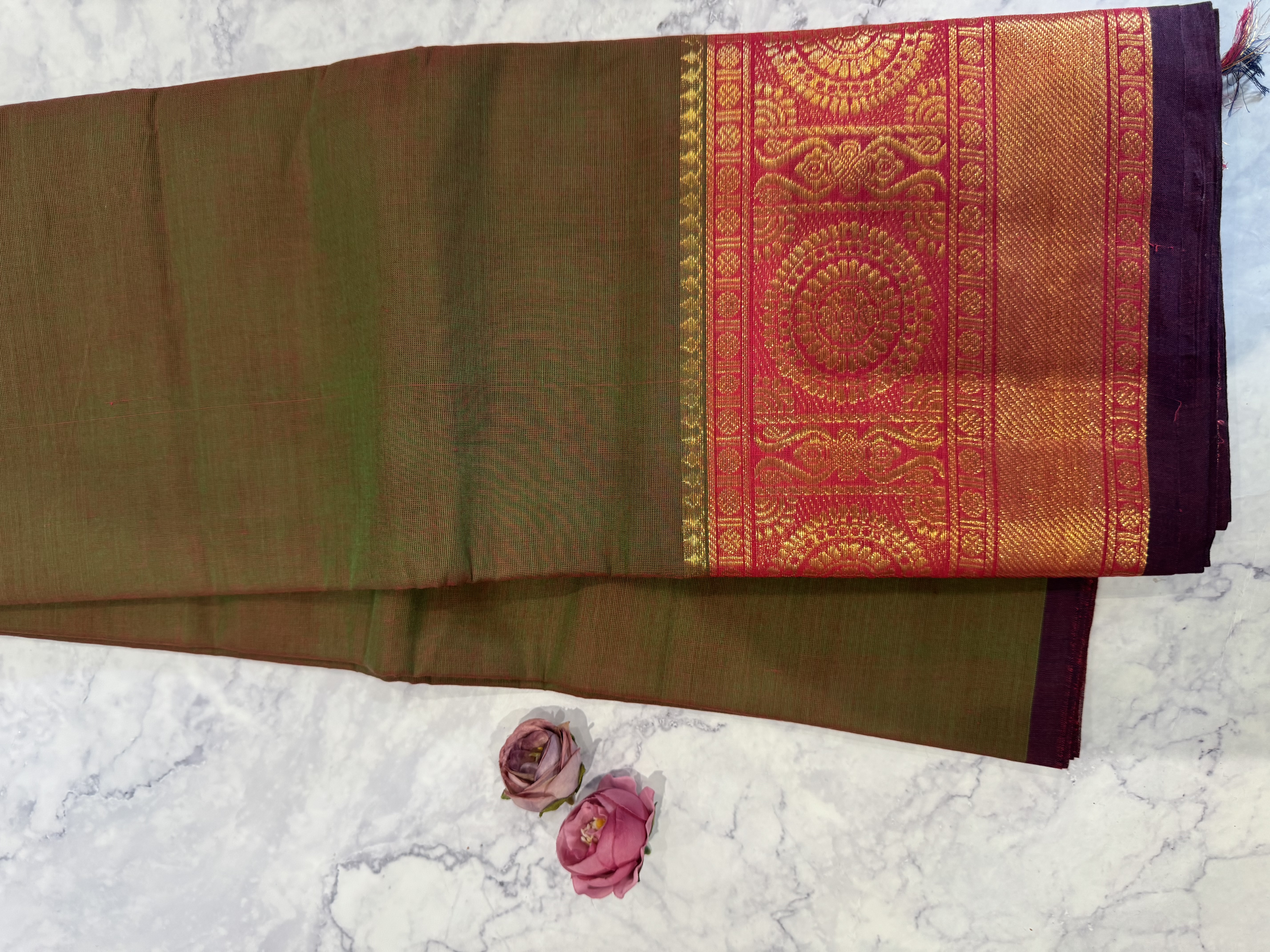 Dual tone green and red saree