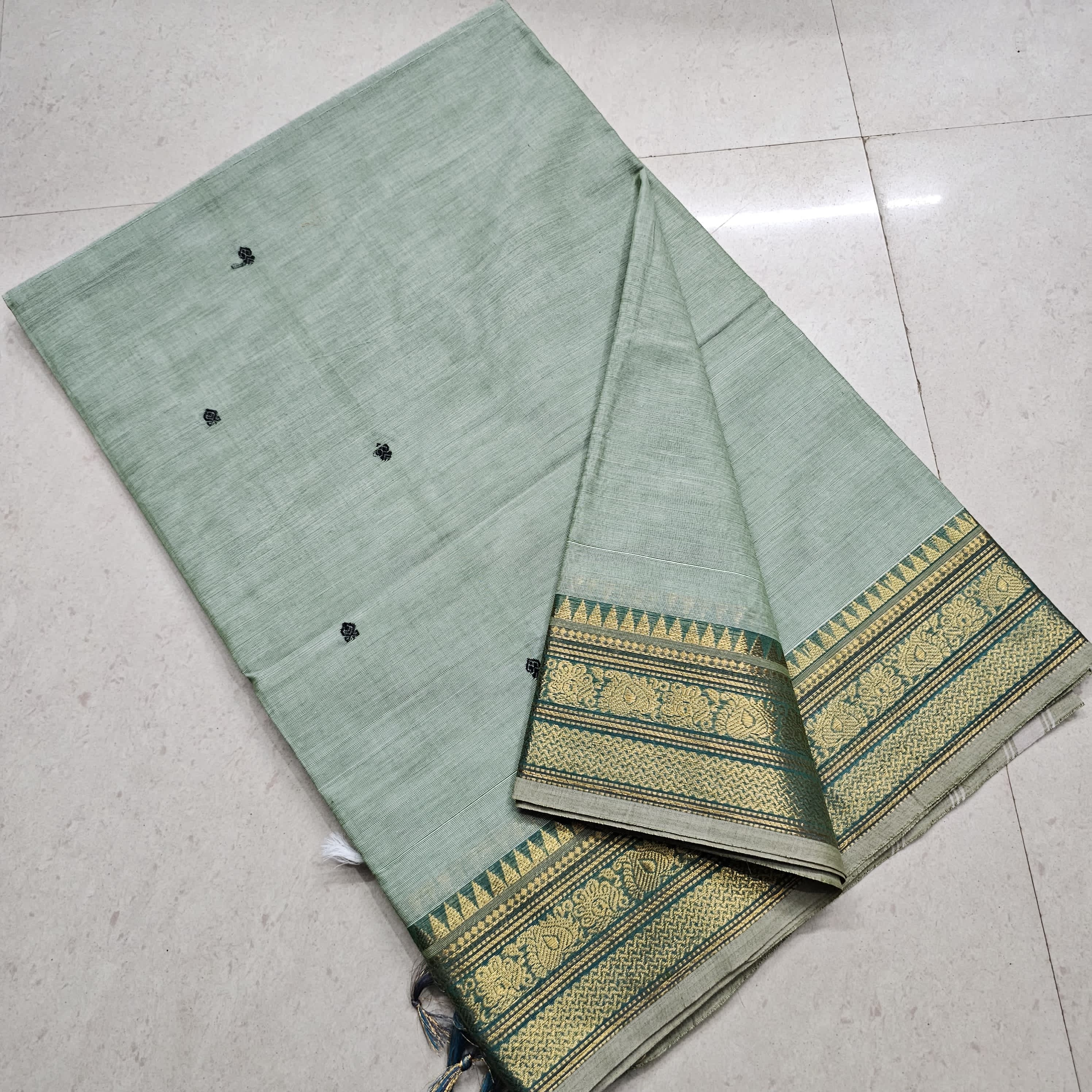 Green cotton saree