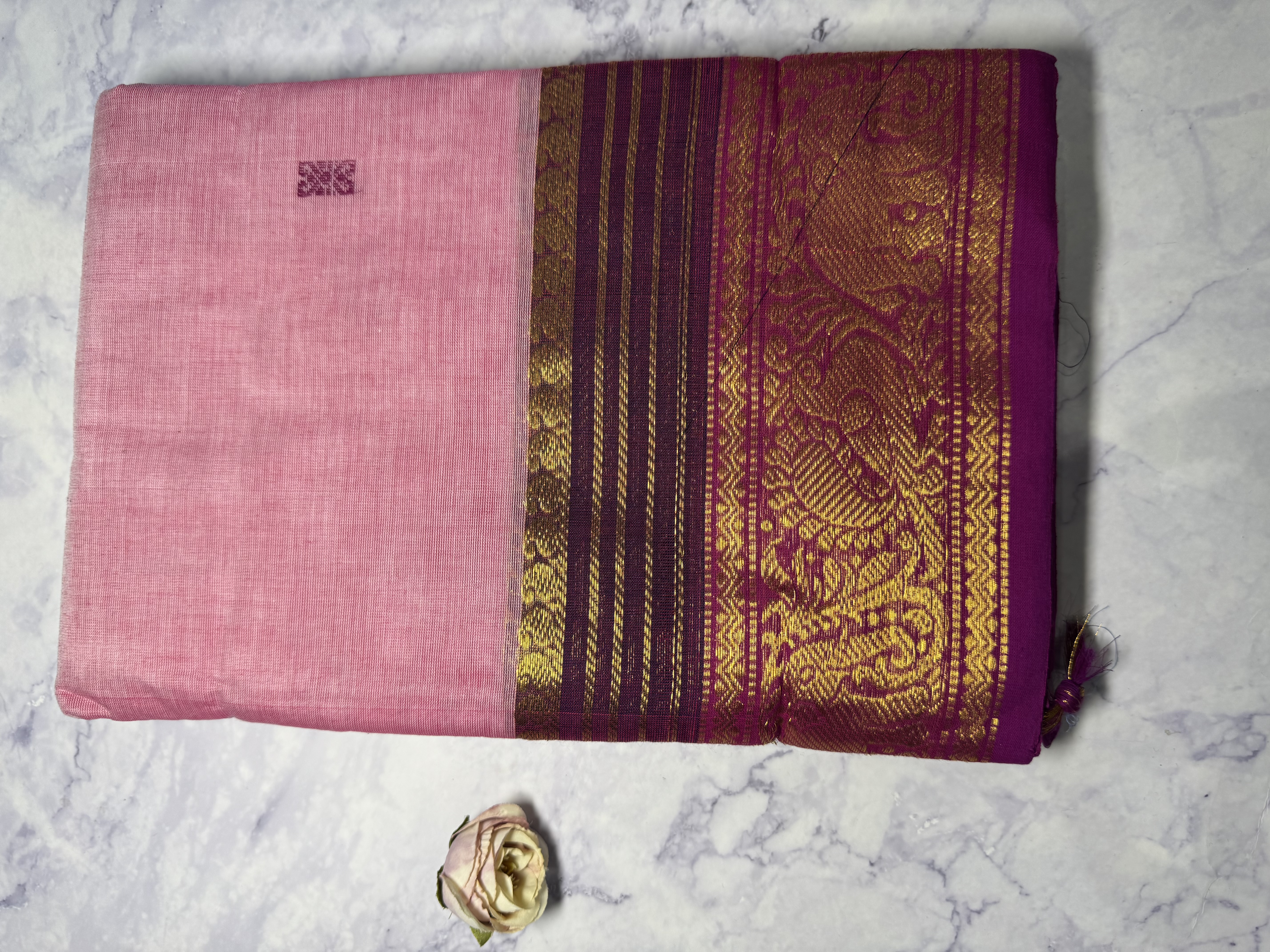 Pastel pink with vaira oosi dark pink border