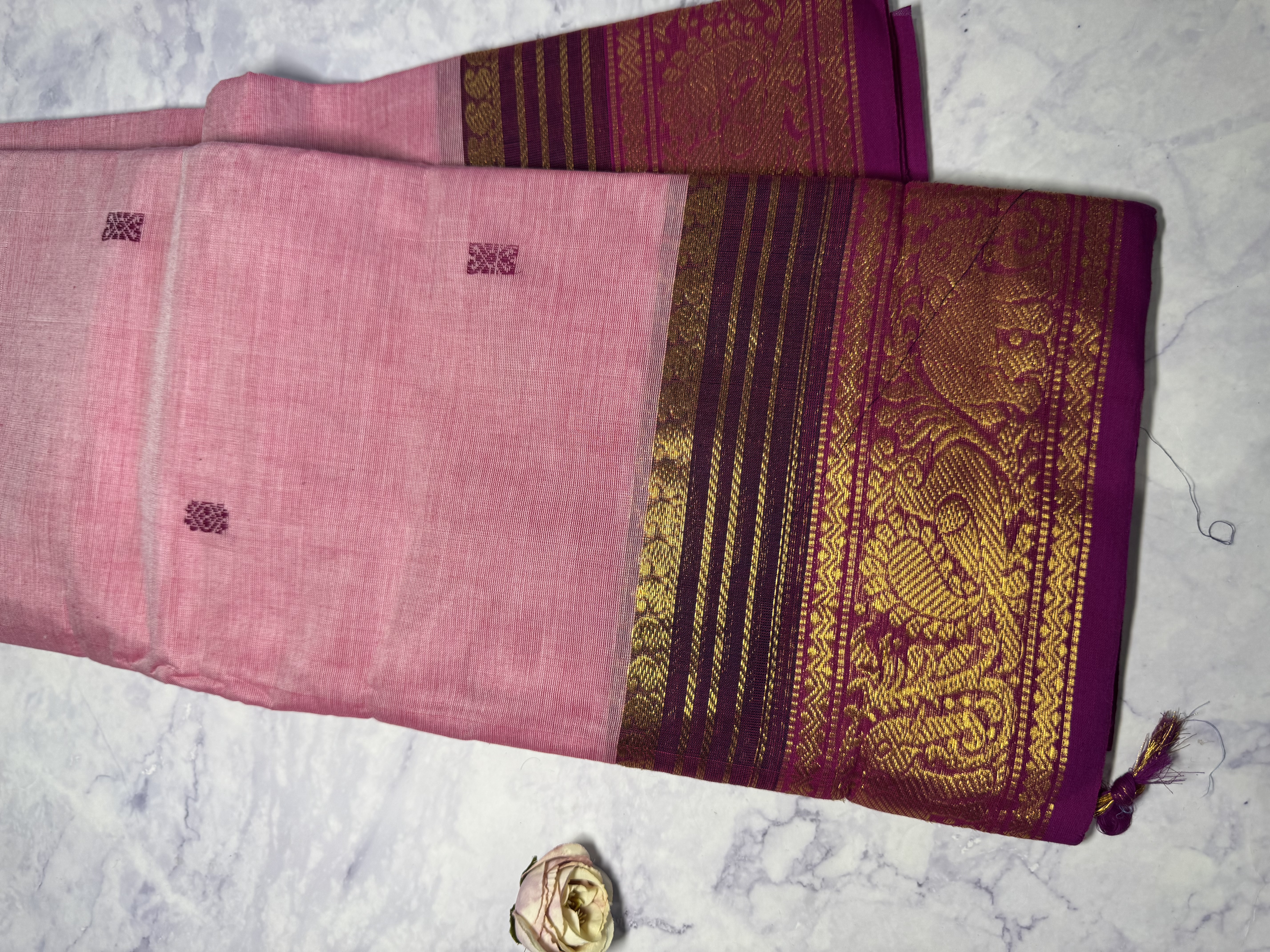Pastel pink with vaira oosi dark pink border