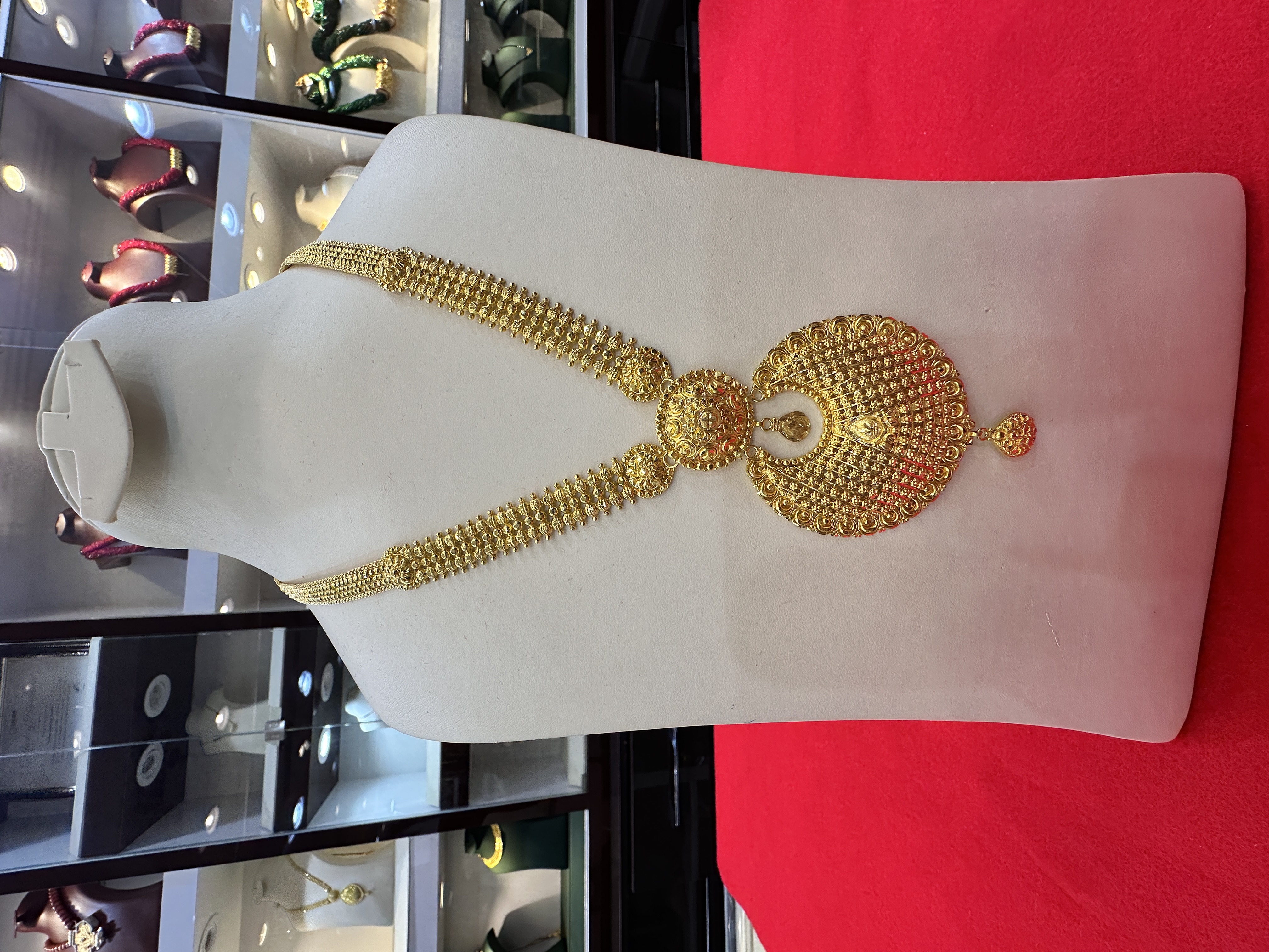 Elegant Gold Chain Necklace Set