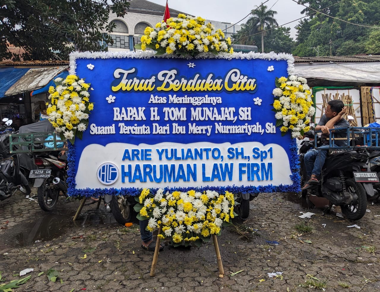 Papan Bunga Duka Cita