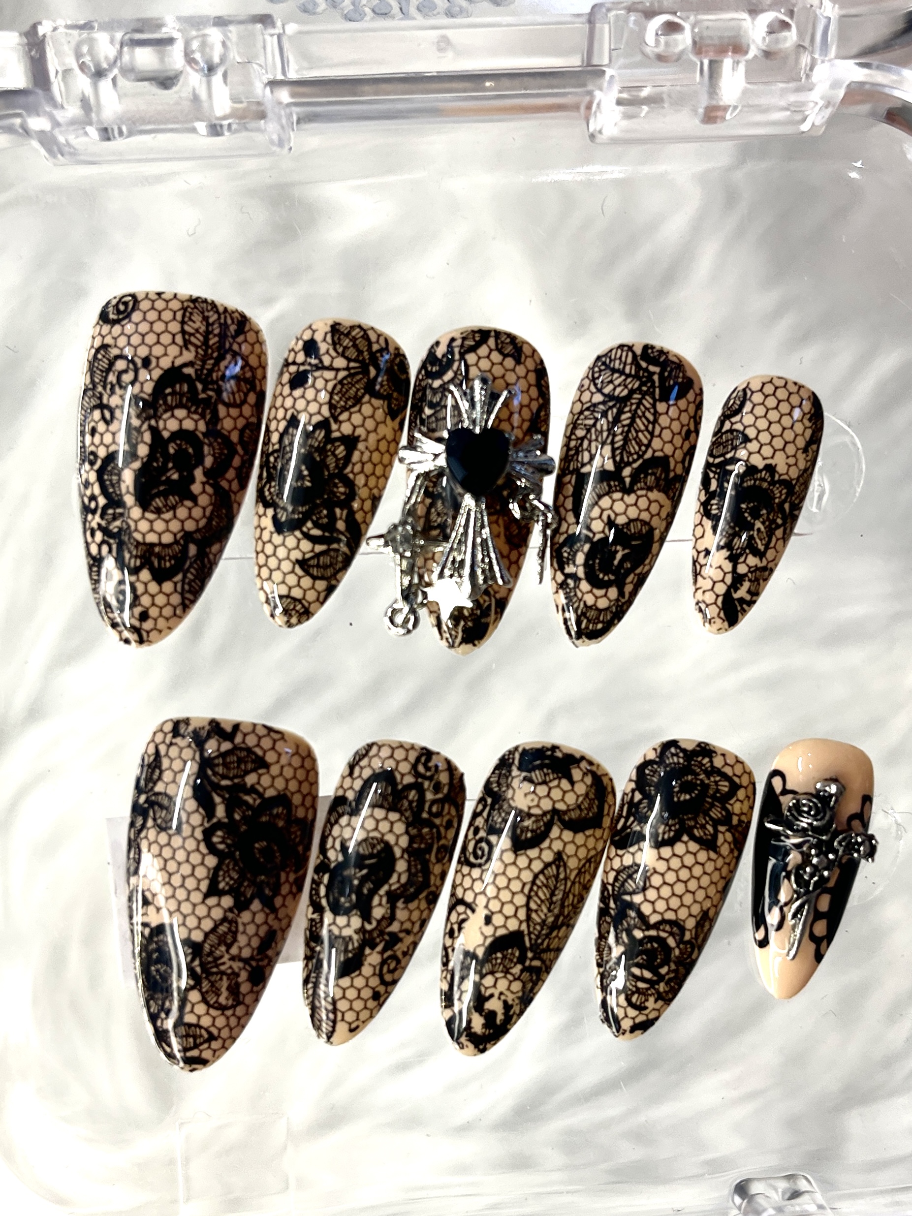 Midnight Veil – Gothic Lace Press-On Nails with Cross & Rose Charms