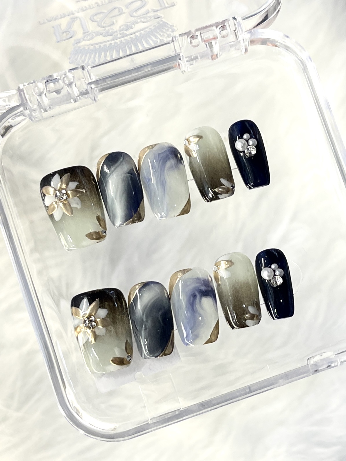 Vintage Gold Floral Black & White Gradient Handmade Press On Nails — Elegant short  Rectangle Press On Nails