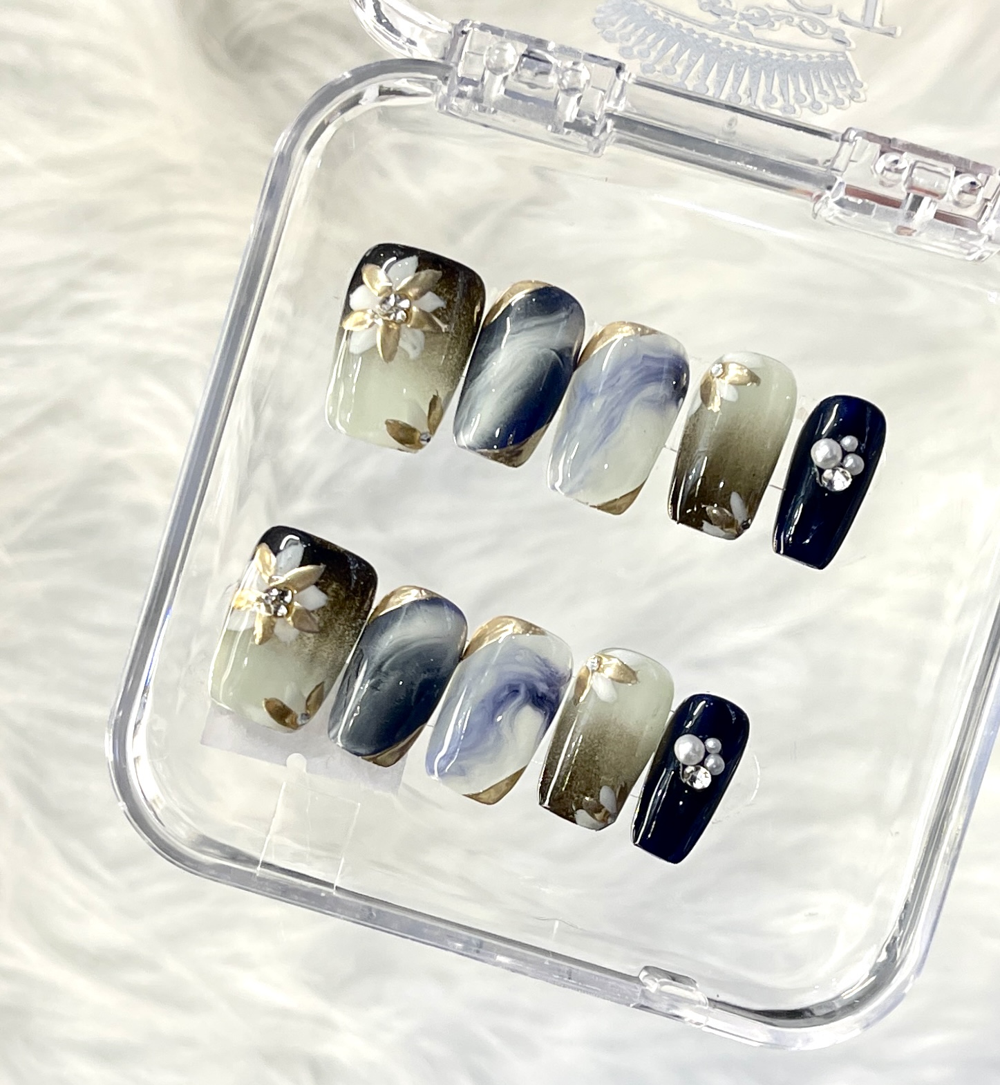Vintage Gold Floral Black & White Gradient Handmade Press On Nails — Elegant short  Rectangle Press On Nails