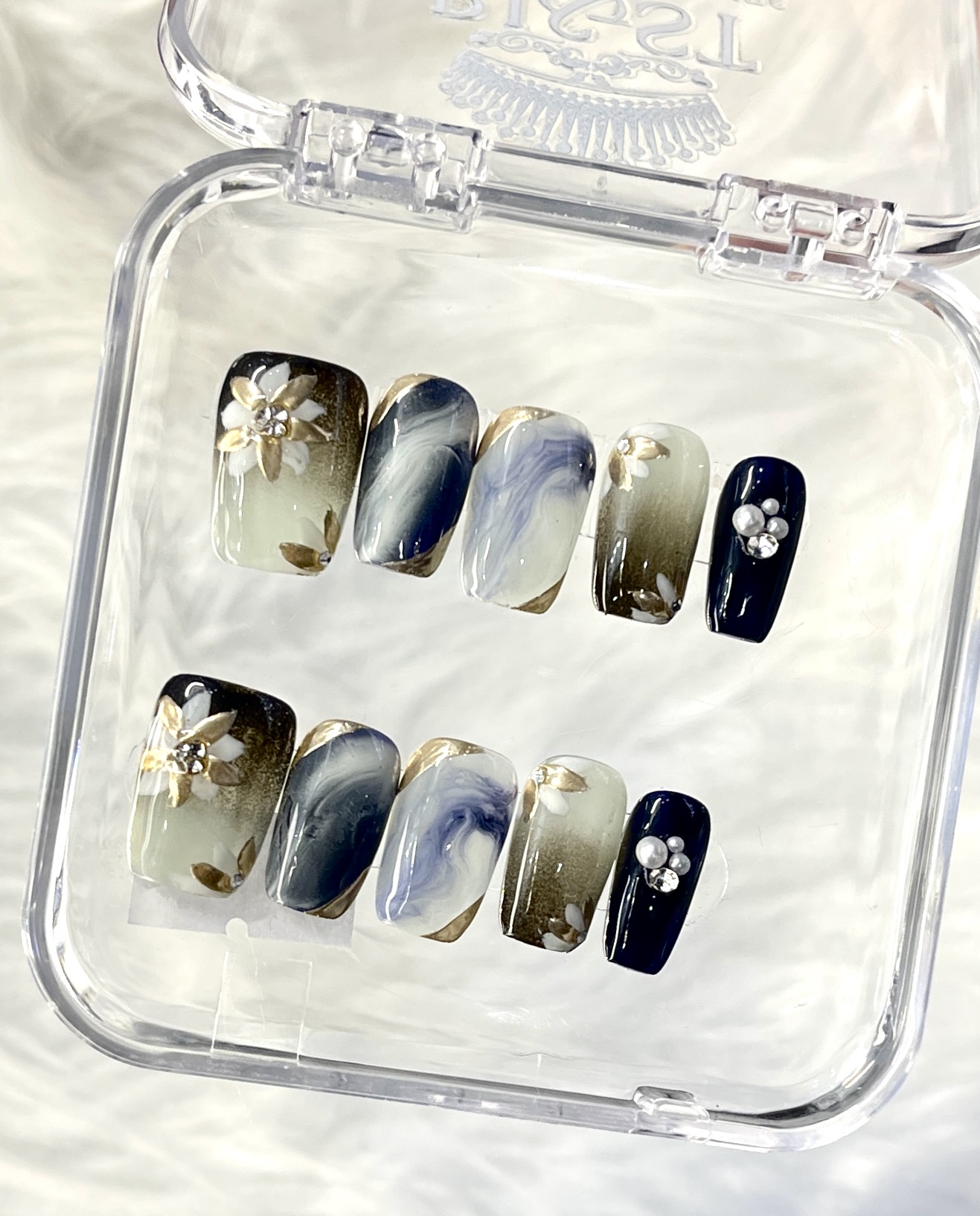 Vintage Gold Floral Black & White Gradient Handmade Press On Nails — Elegant short  Rectangle Press On Nails