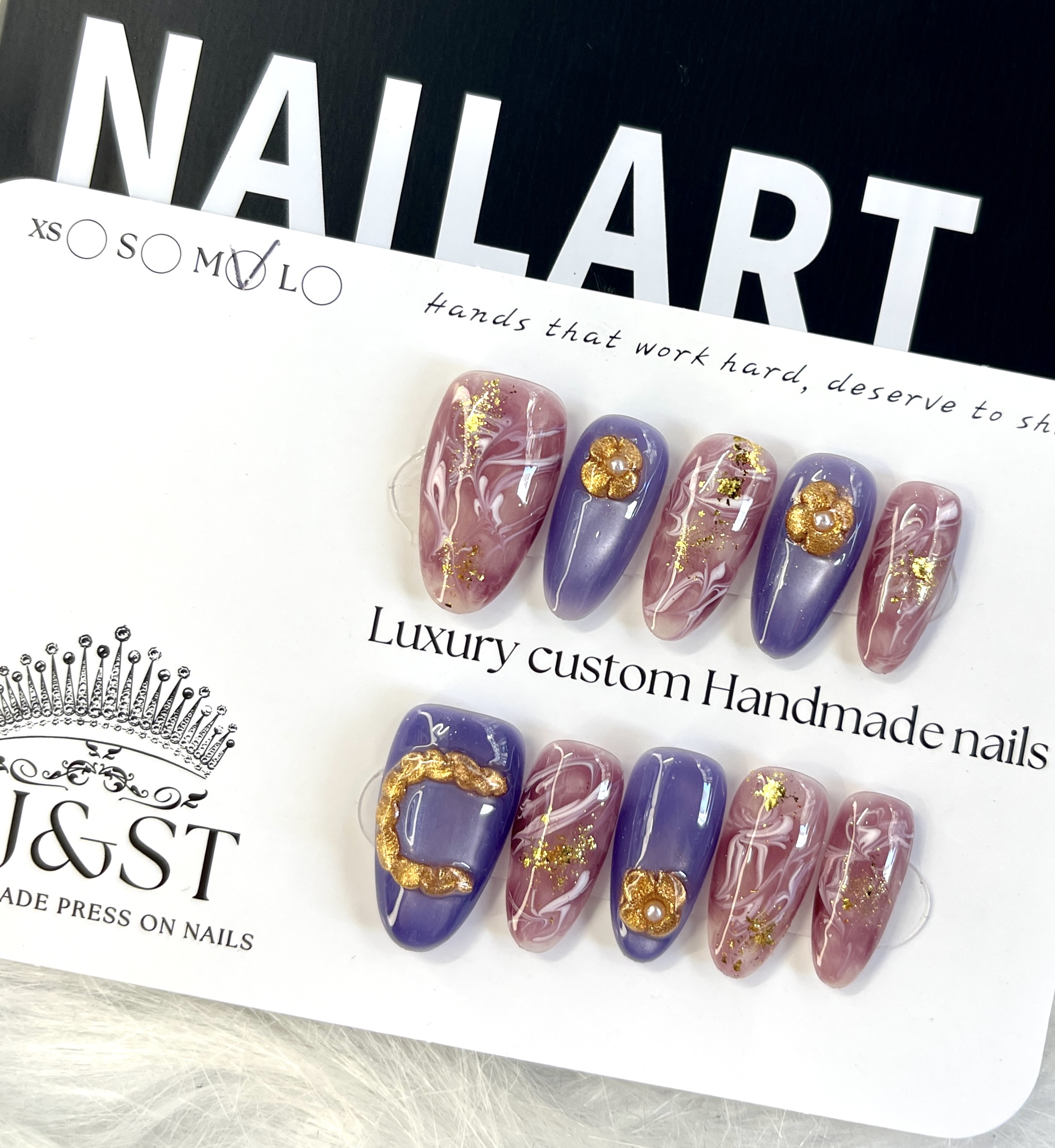 Twilight Memory — Purple-Pink Marble with Gold Accents (Medium Oval Press-On Nails)