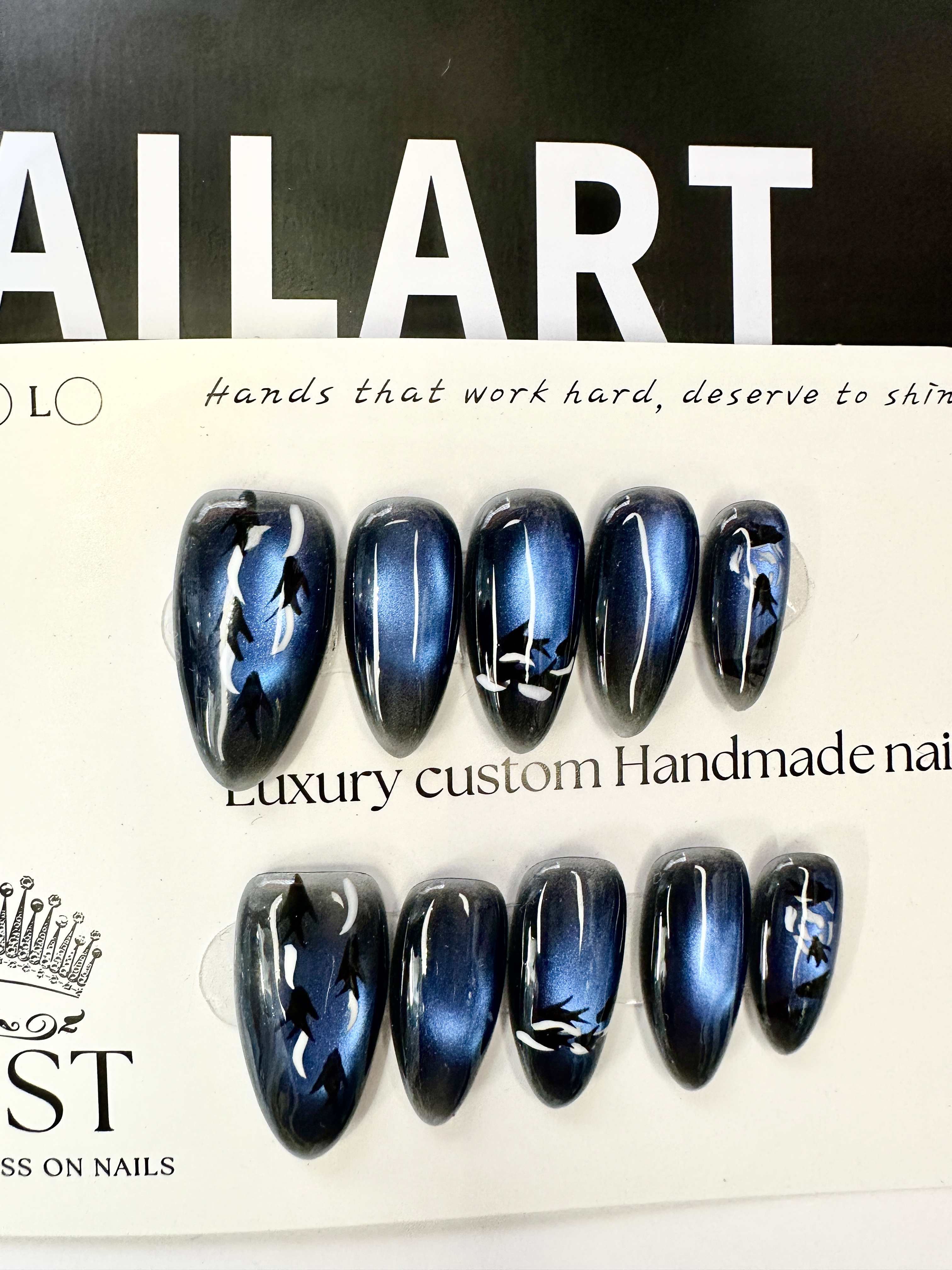 Deep Sea Light-Chasing Fish Press-On Nails | Original Design Handmade Cat-Eye Nails