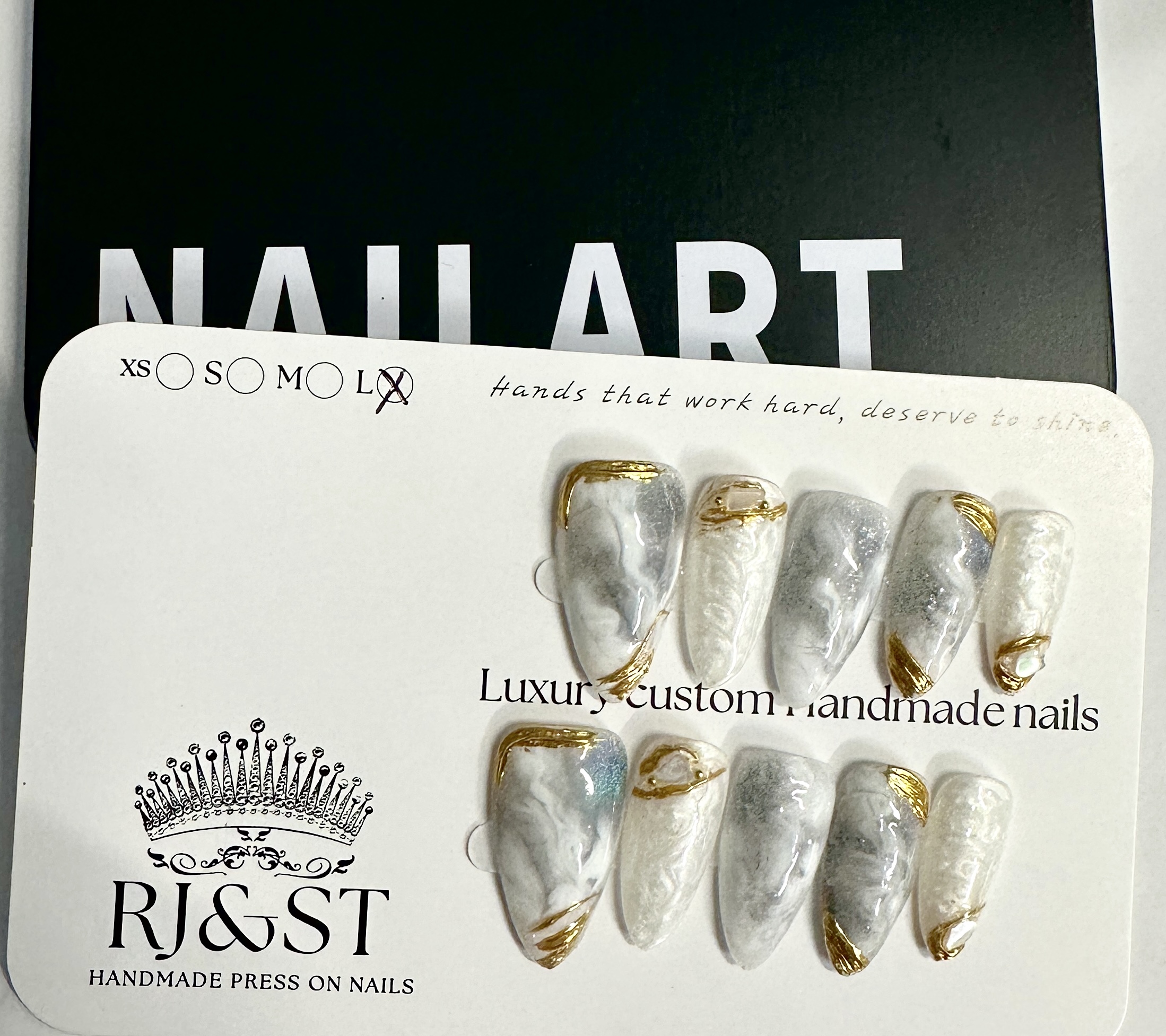 Golden Fracture – Handmade Luxury Press-On Nails
