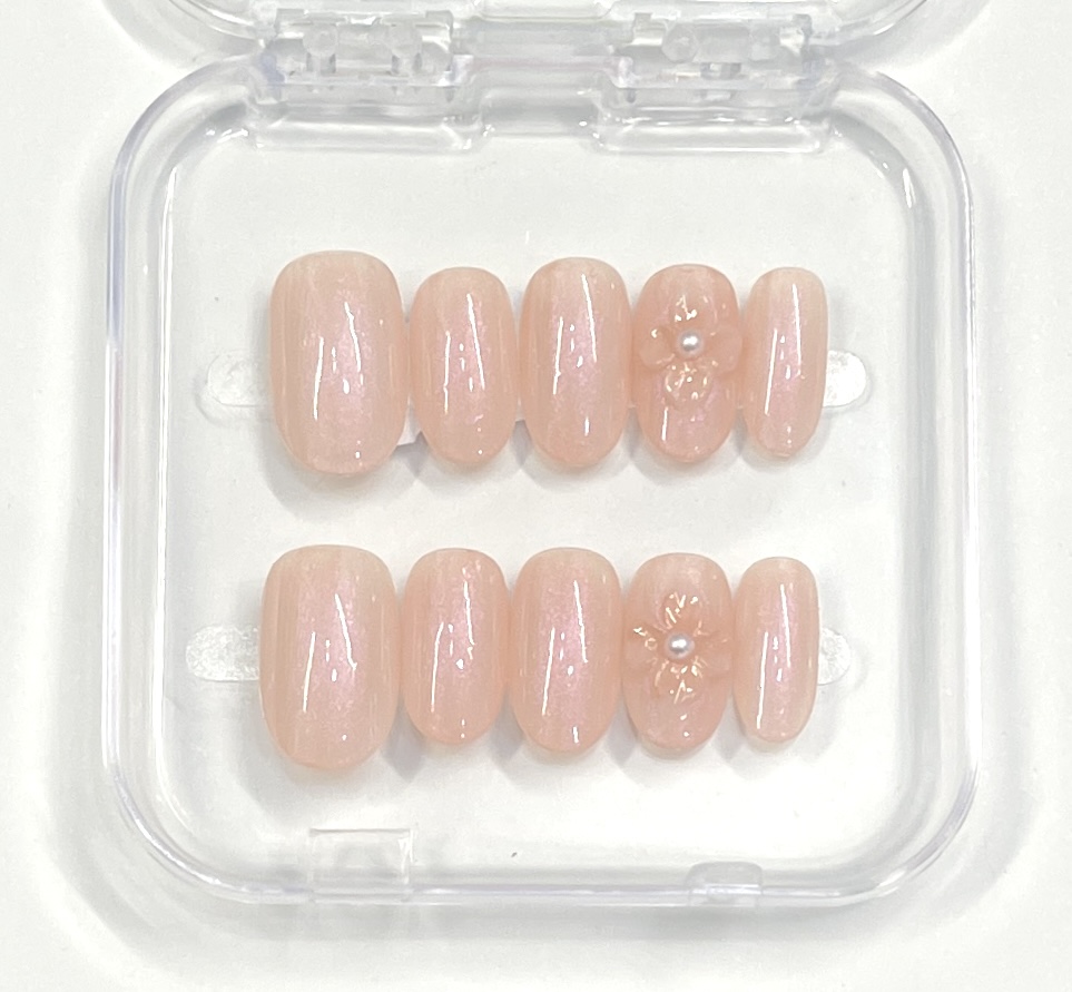 ๐ธ Soft Nude Pink Press-On Nails | Subtle Sparkle with Pearl Flower Accent