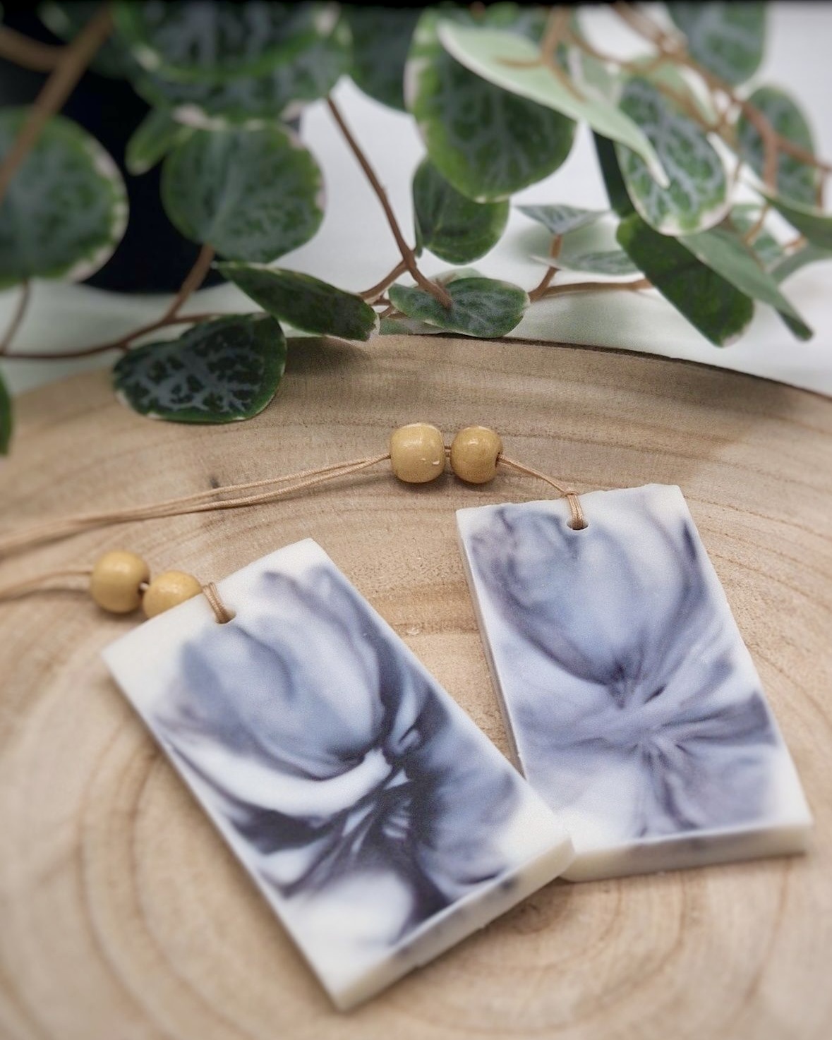 Lot de 2 suspensions parfumées artisanales en cire végétale