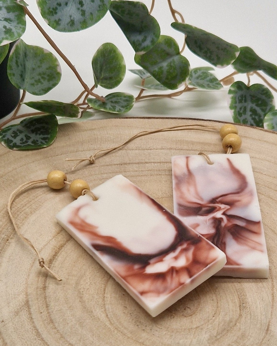 Lot de 2 suspensions parfumées artisanales en cire végétale