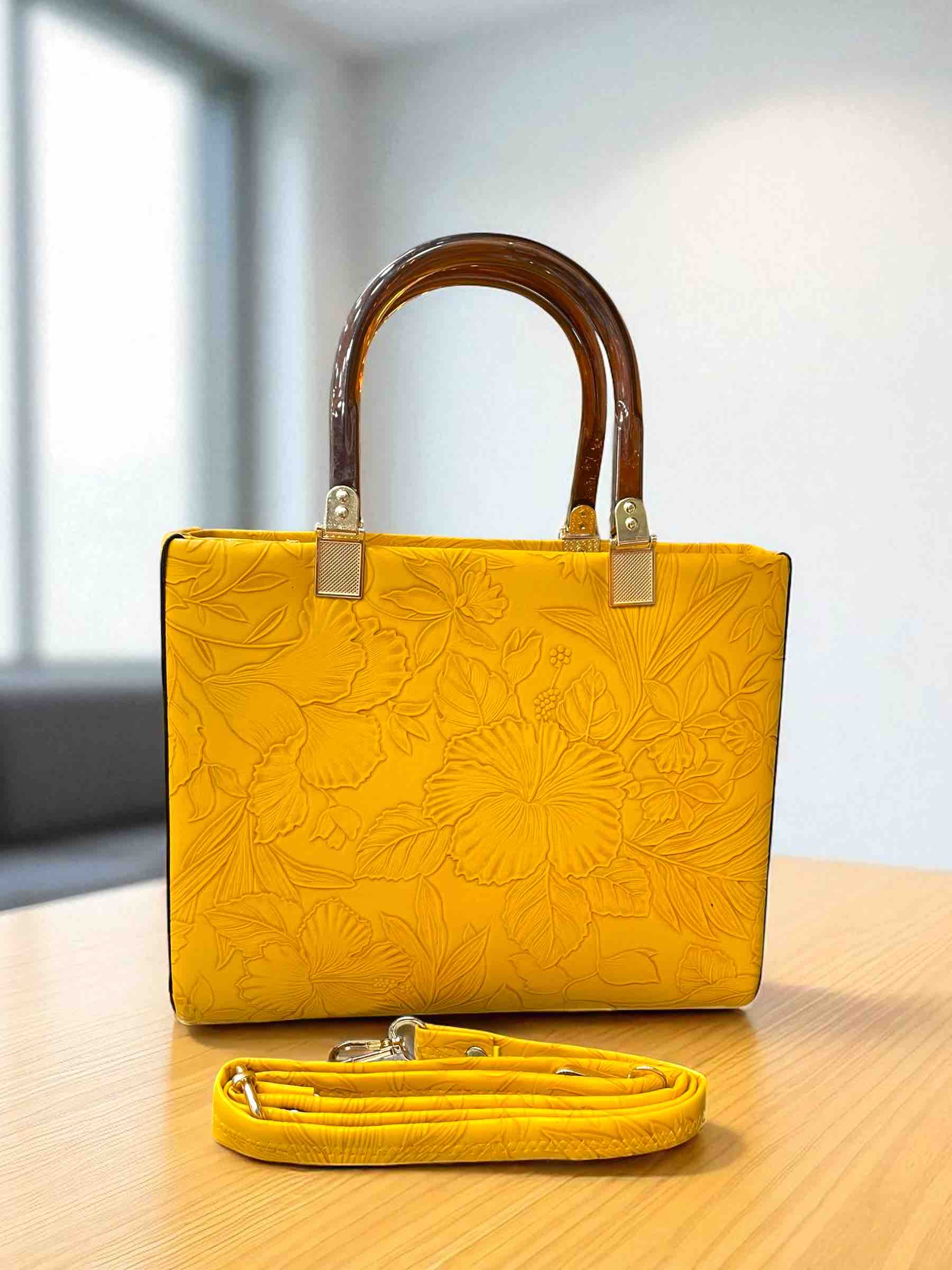 Acrylic Handle Women Bags