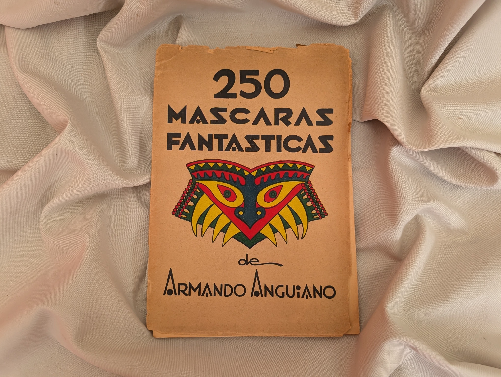 ARMANDO ANGUIANO MASCARAS FANTASTICAS