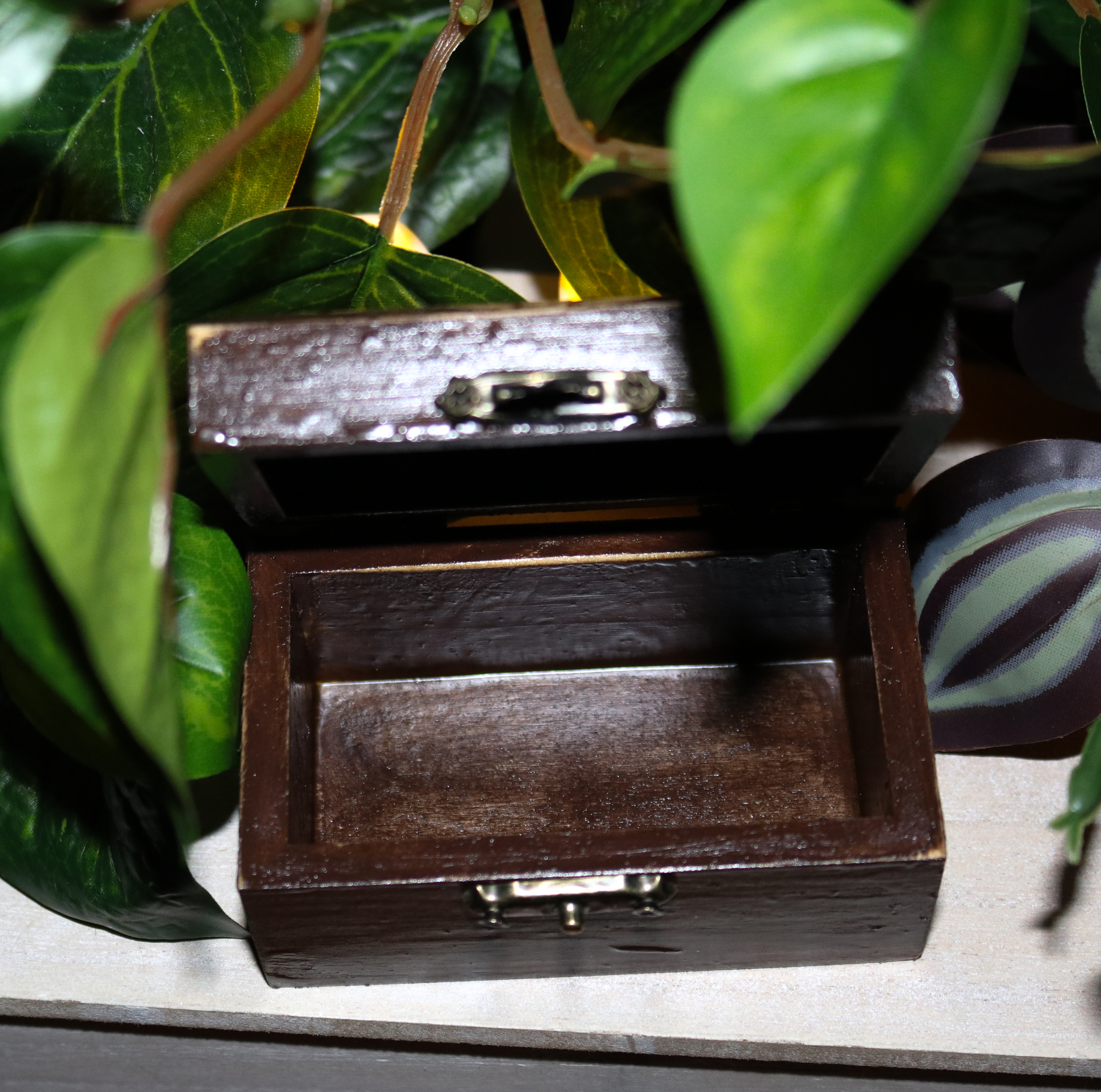 Pendulum treasure chest