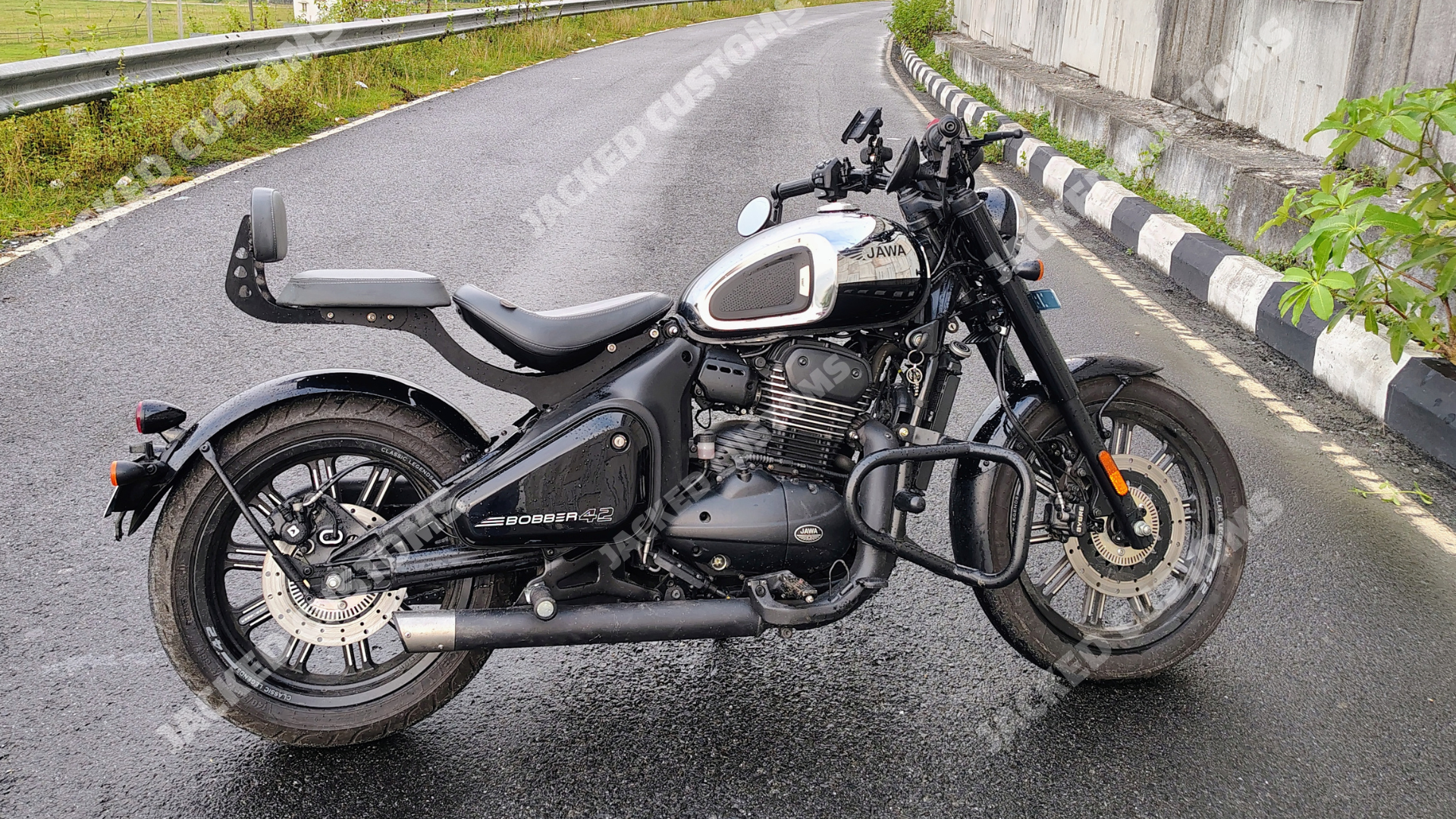 Premium Jawa 42 Bobber Custom Dual Seat – 200kg Load Capacity