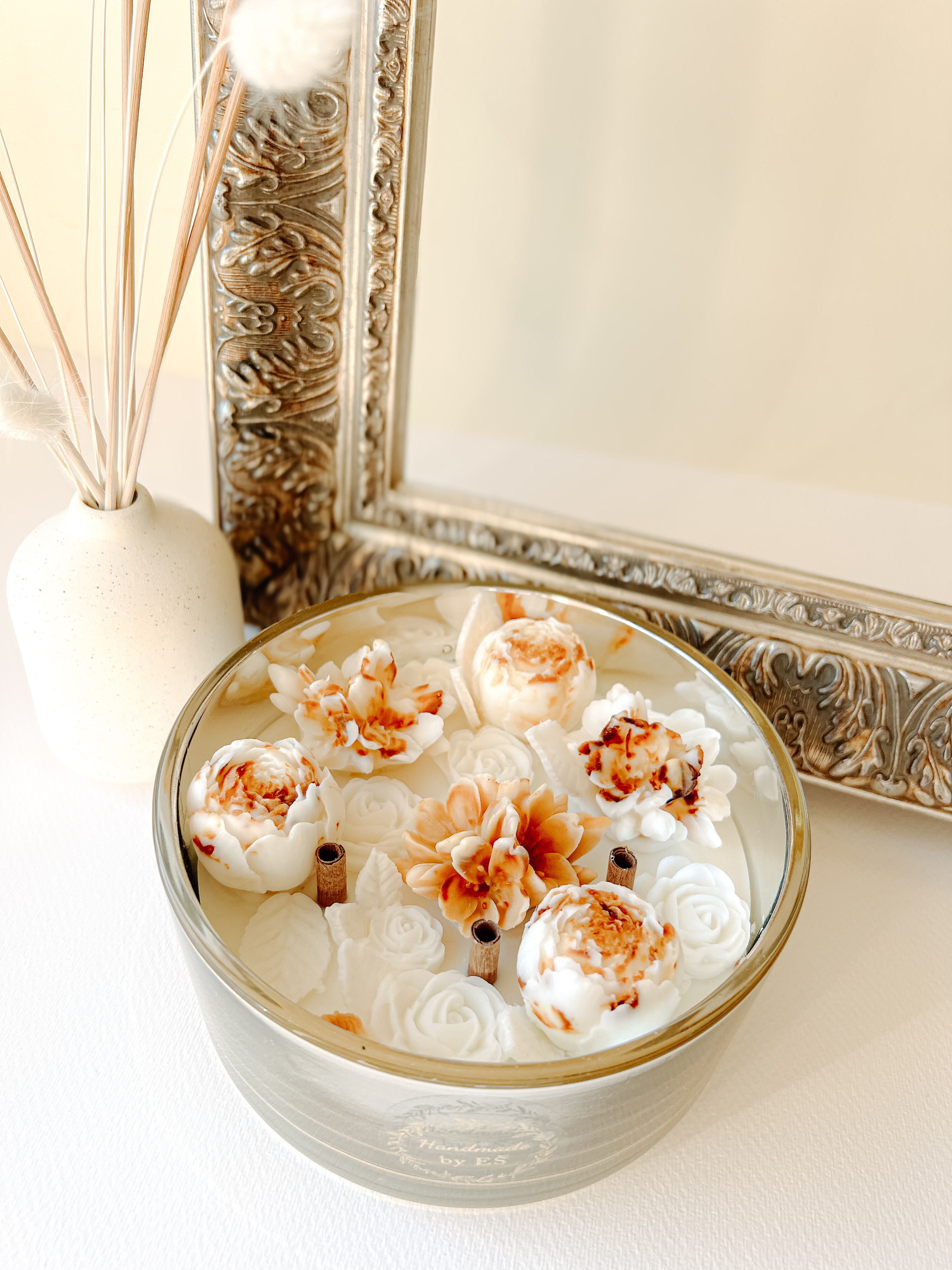 Žvakė „Žydinti šviesa“