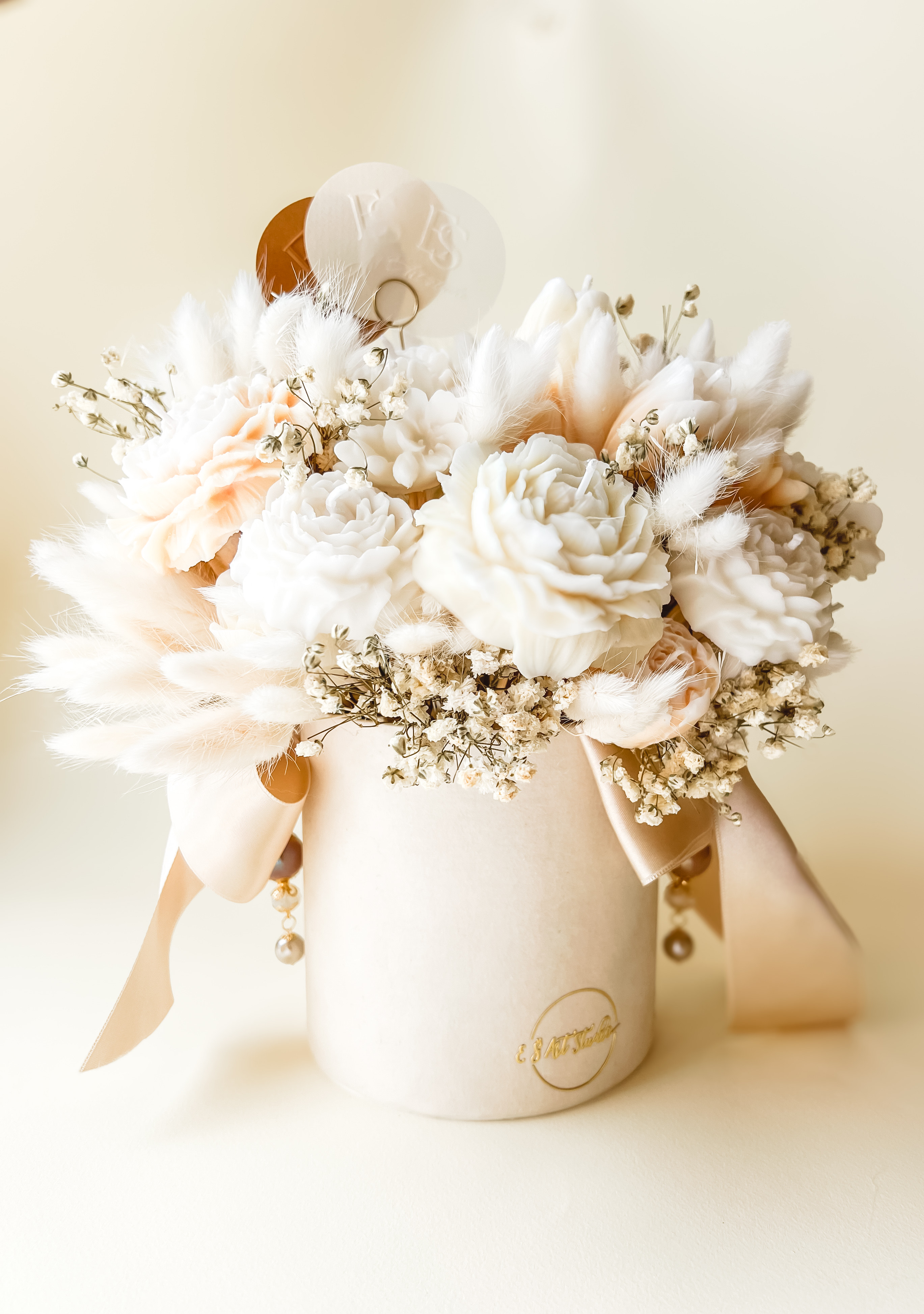 Žvakių žiedų puokštė "Aksominė svaja"