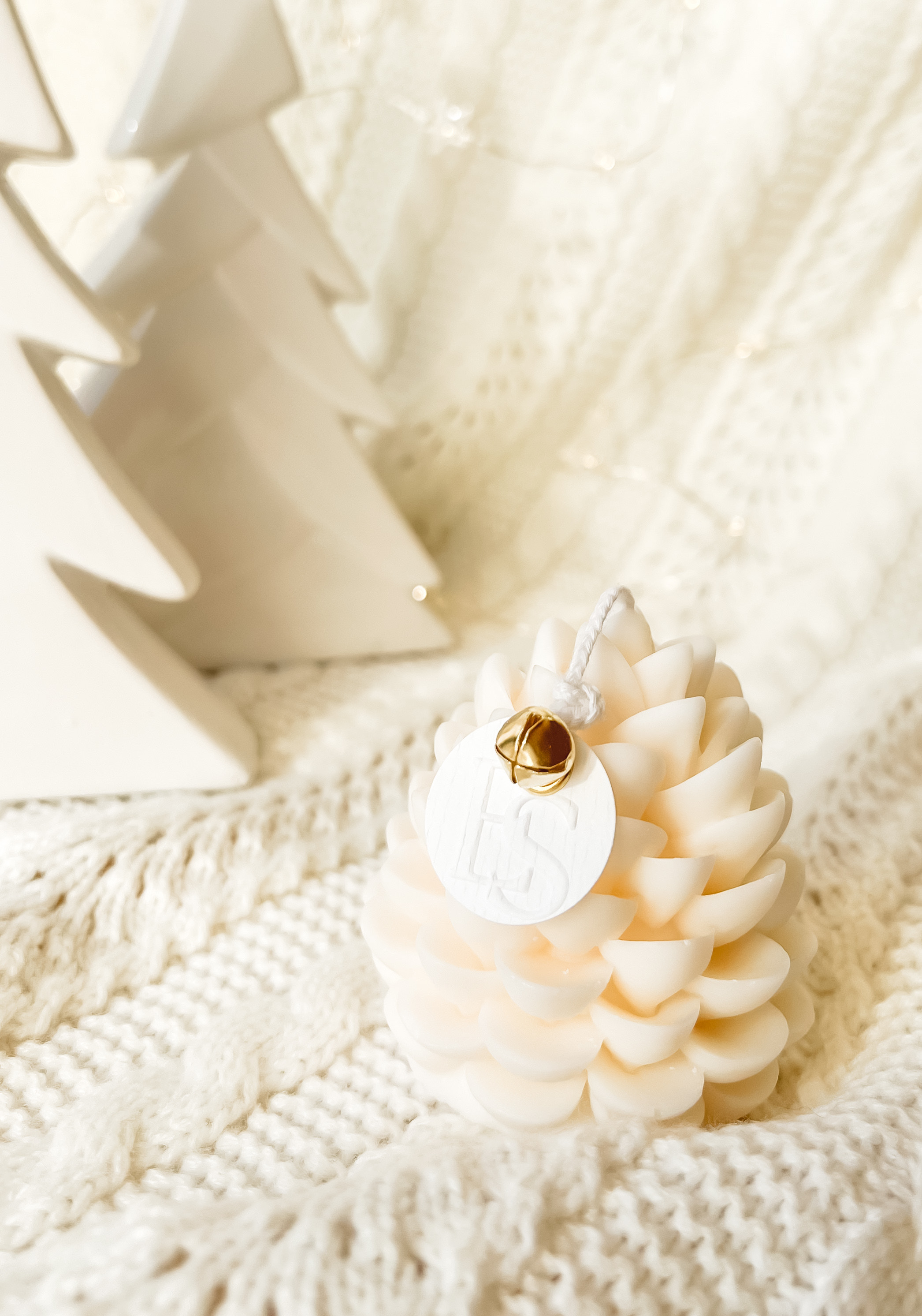 Žvakė "Šerkšno Kankorėžis"