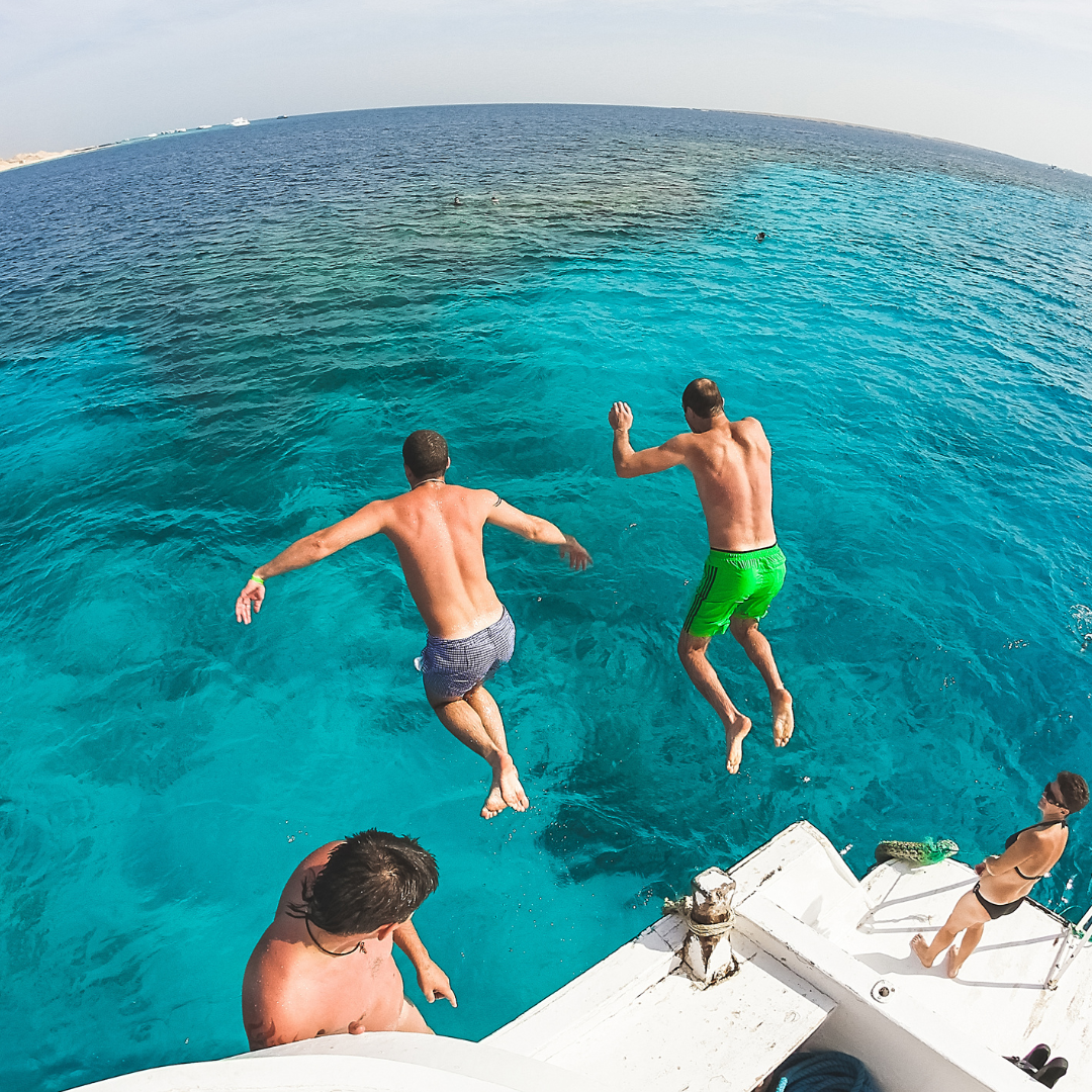 Boat trip to Sataya Dolphin Reef – Swim with Dolphins in the Wild
