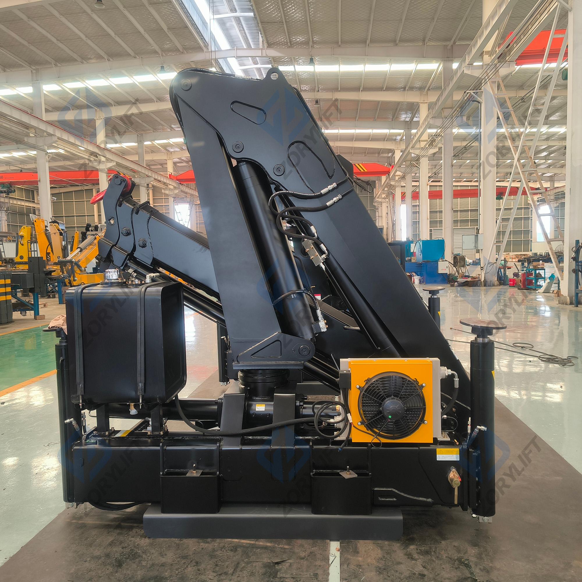 SQZ132 6Ton Truck Knuck Boom Crane