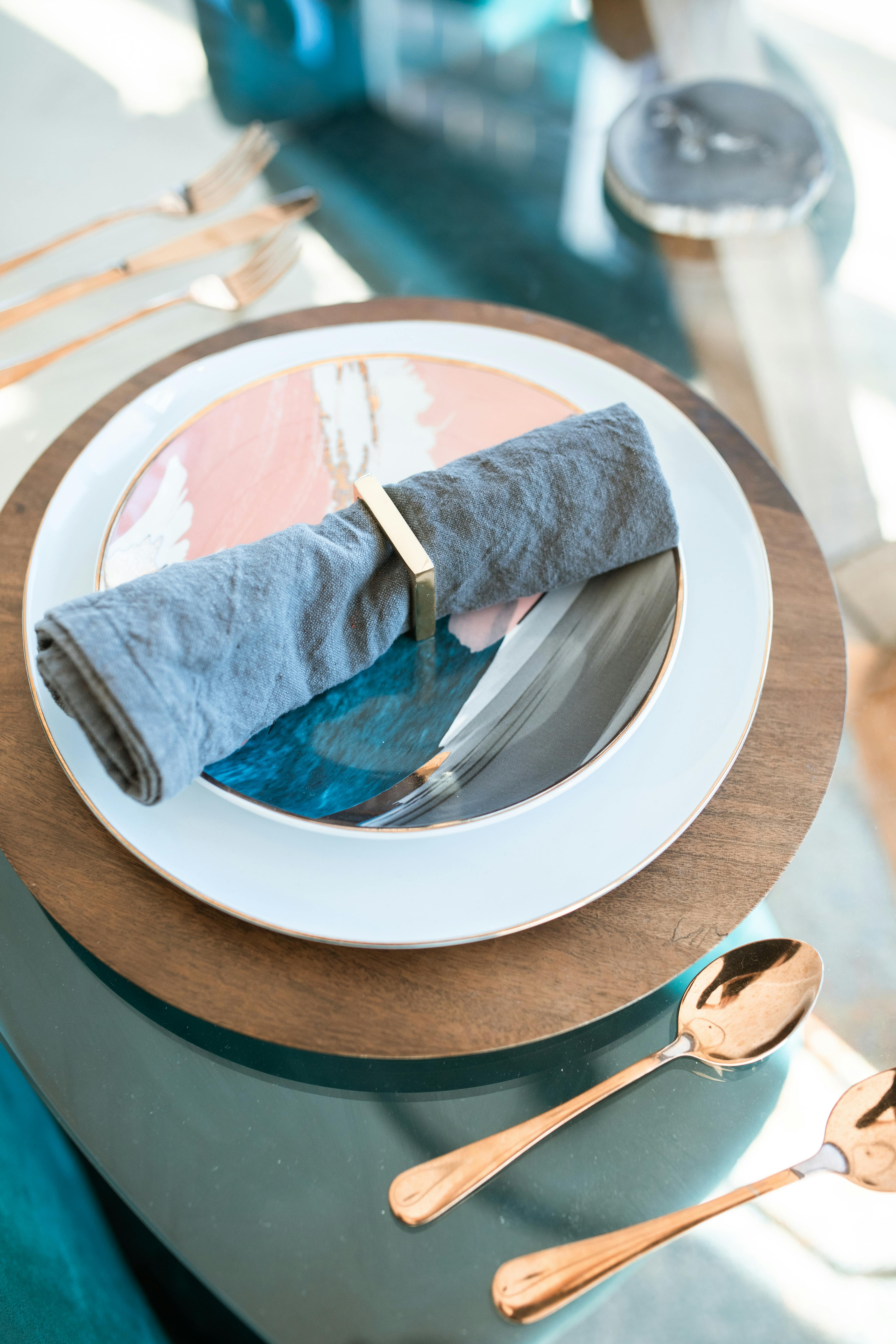 Charger plates