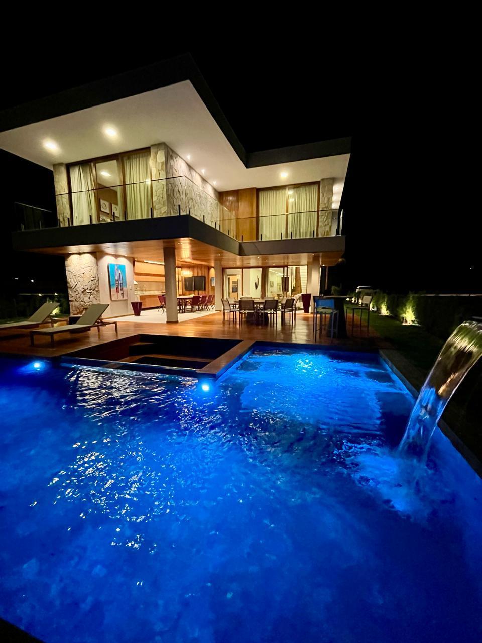 Casa de alto padrão em Guarajuba-BA